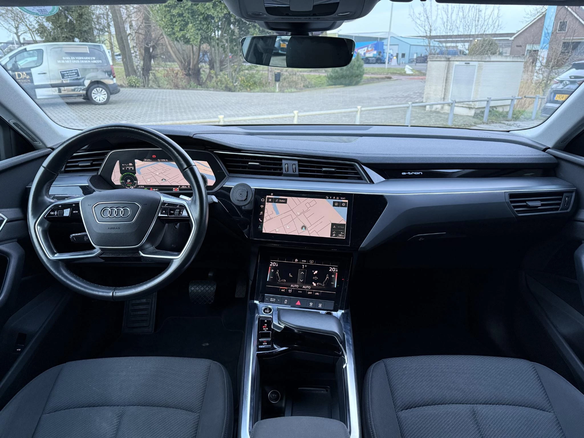 Hoofdafbeelding Audi e-tron