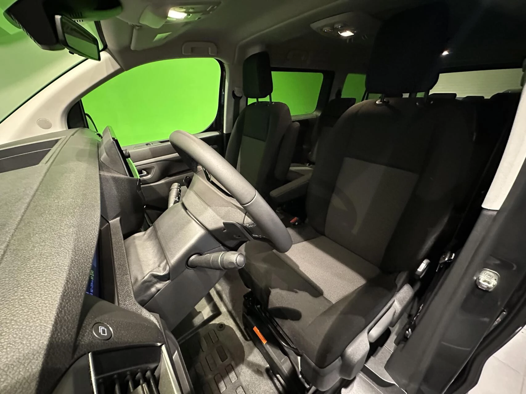 Hoofdafbeelding Peugeot e-Traveller