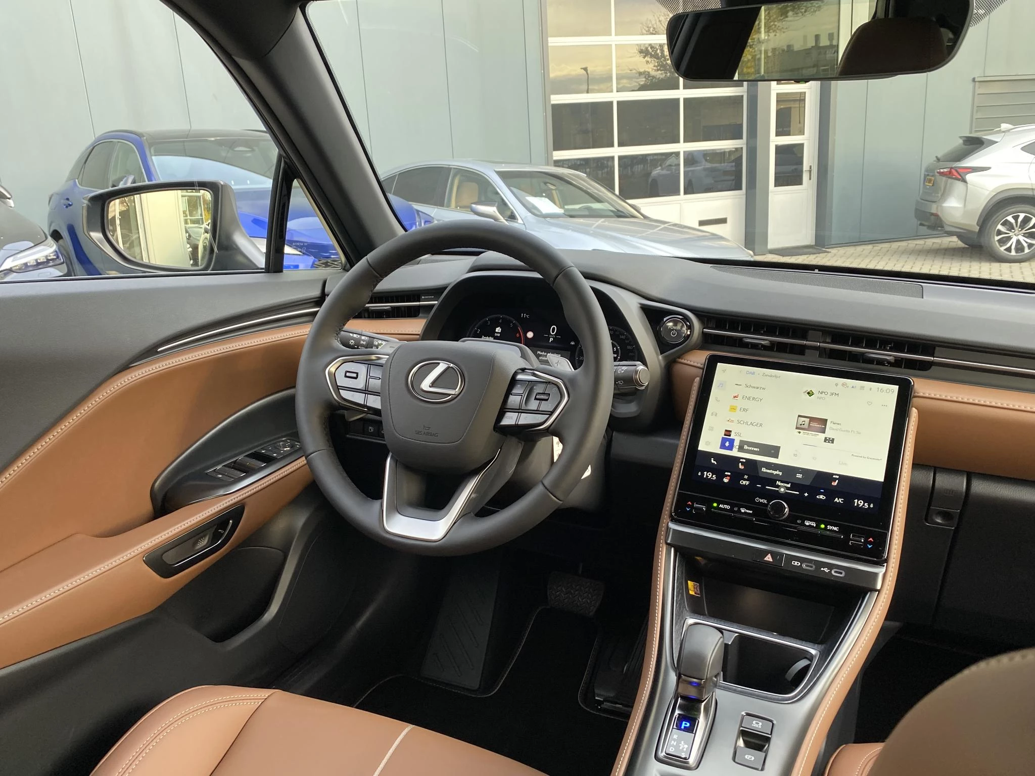 Hoofdafbeelding Lexus LBX