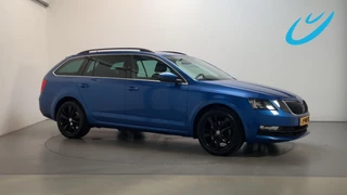 Skoda Octavia Combi 1.5 TSI 150pk DSG Greentech Business Edition Leder-Stof Navigatie Parkeersensoren Stoelverwarming