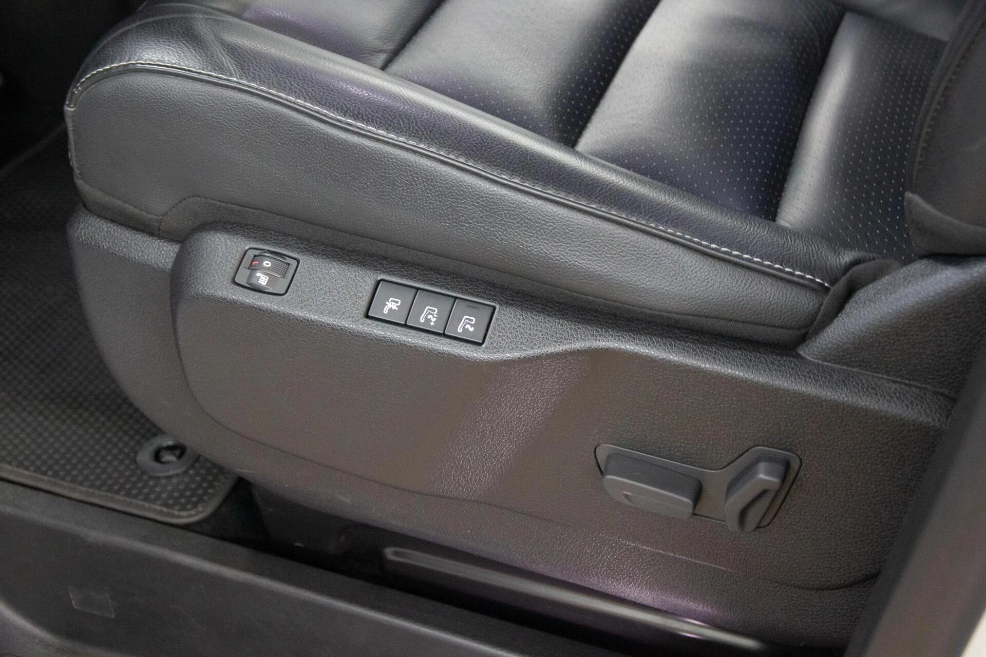 Hoofdafbeelding Peugeot e-Traveller