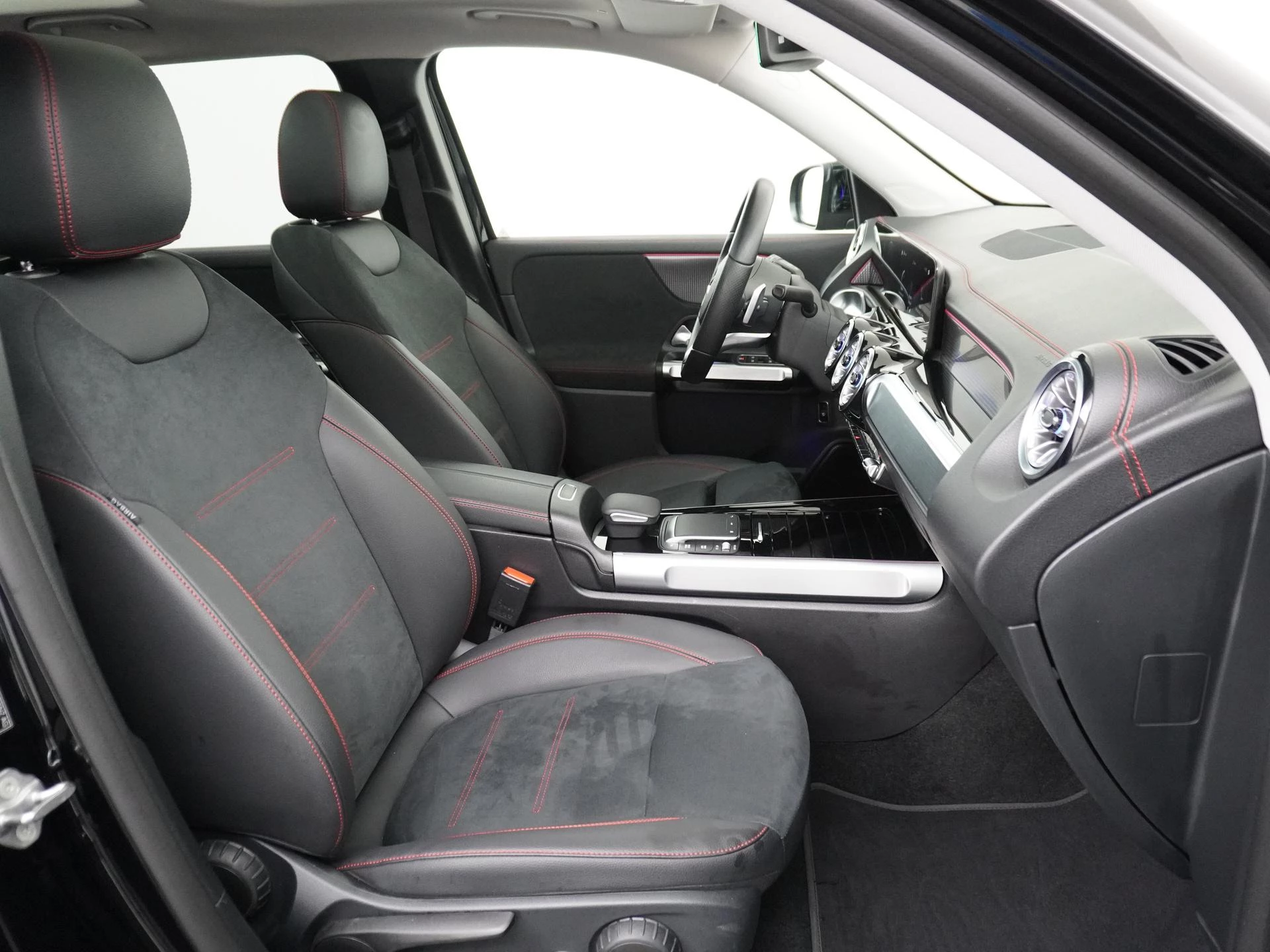 Hoofdafbeelding Mercedes-Benz EQB