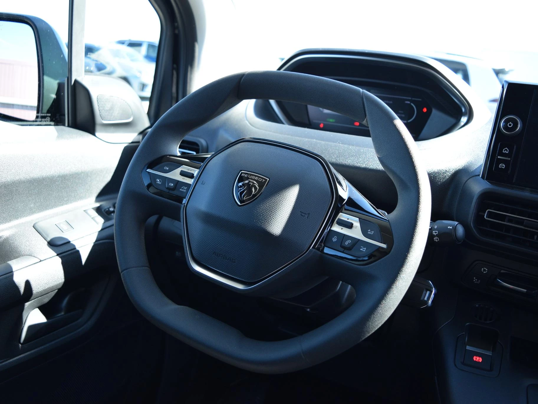 Hoofdafbeelding Peugeot e-Partner