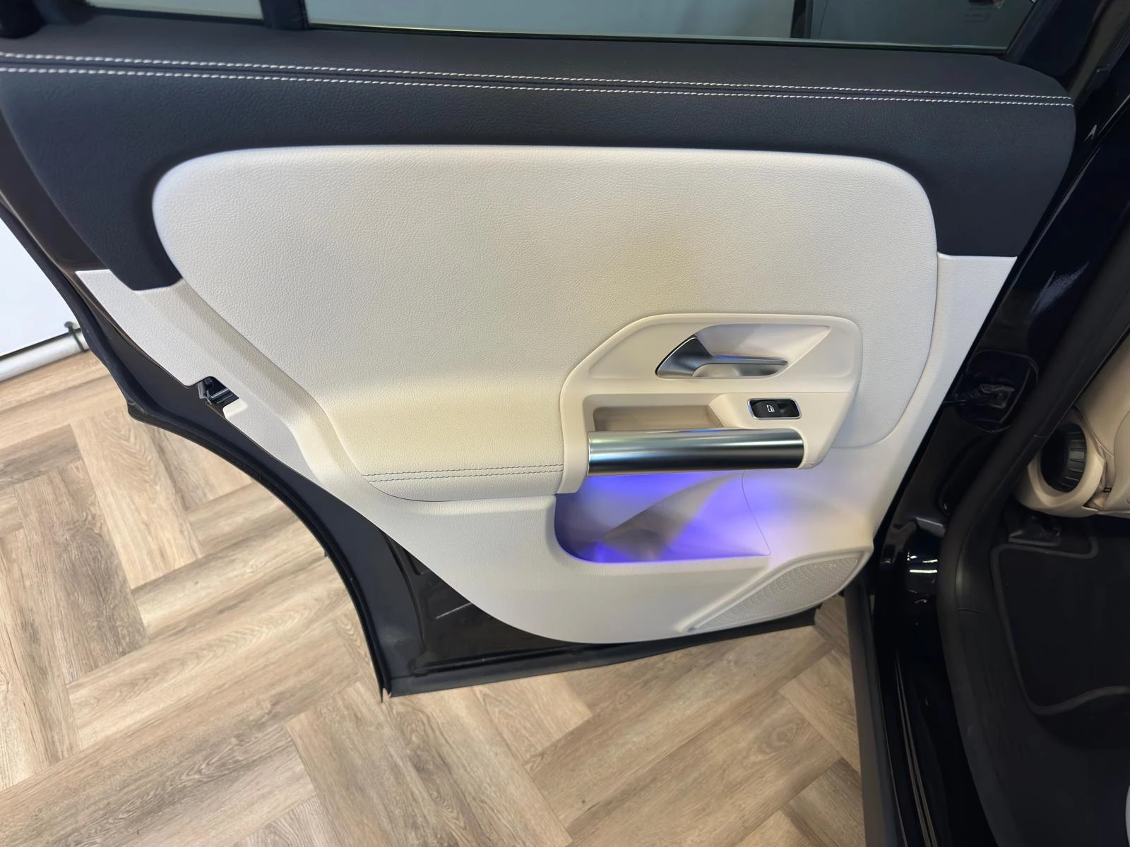 Hoofdafbeelding Mercedes-Benz EQA