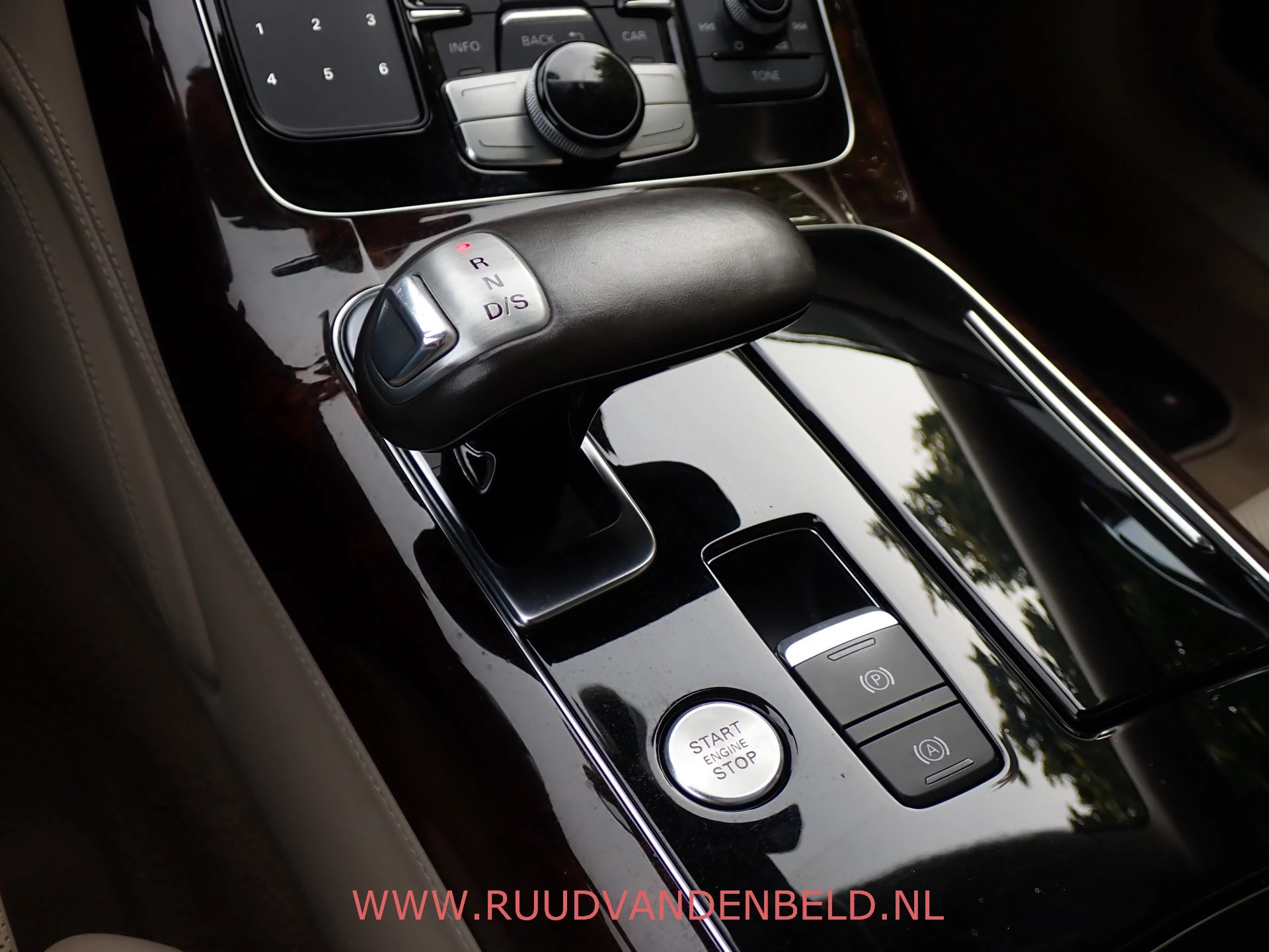 Hoofdafbeelding Audi A8