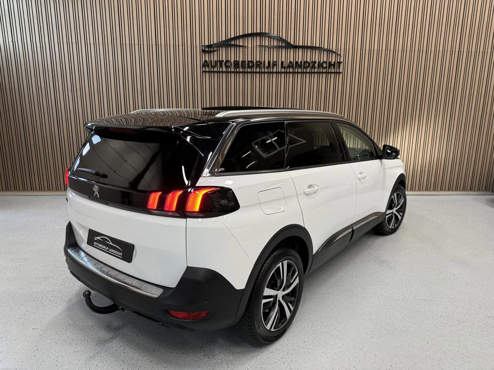 Hoofdafbeelding Peugeot 5008