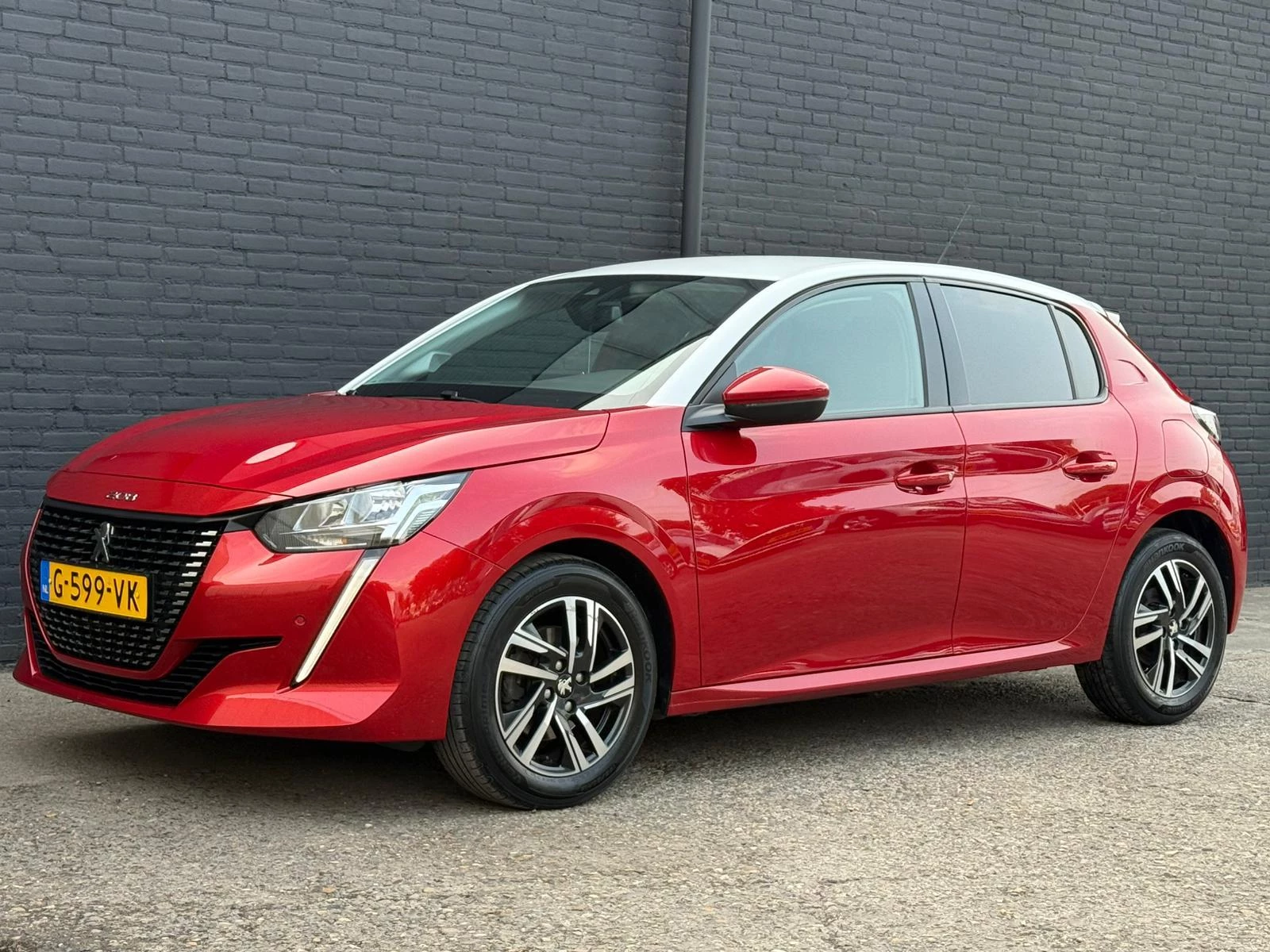 Hoofdafbeelding Peugeot 208