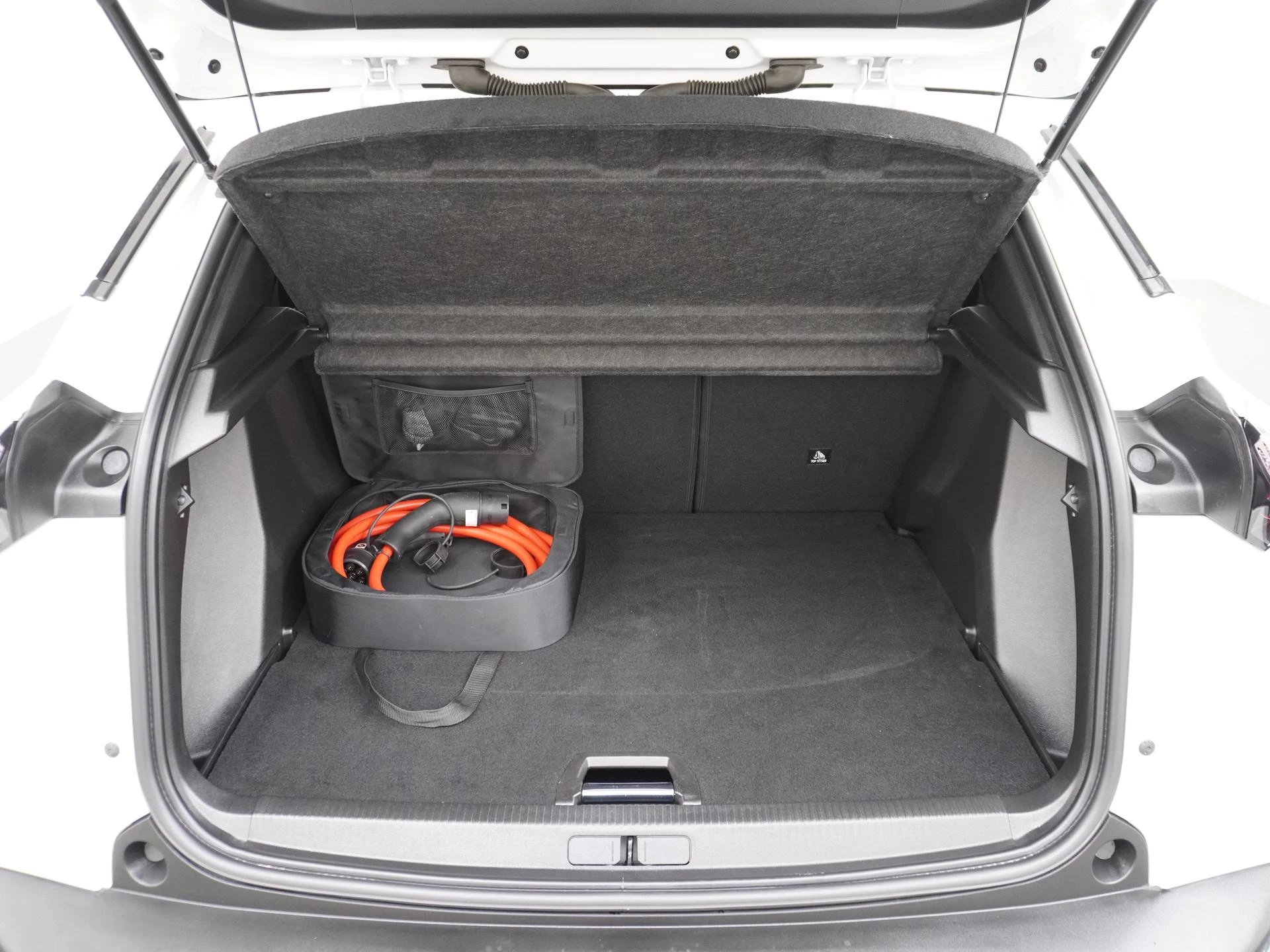 Hoofdafbeelding Peugeot e-2008