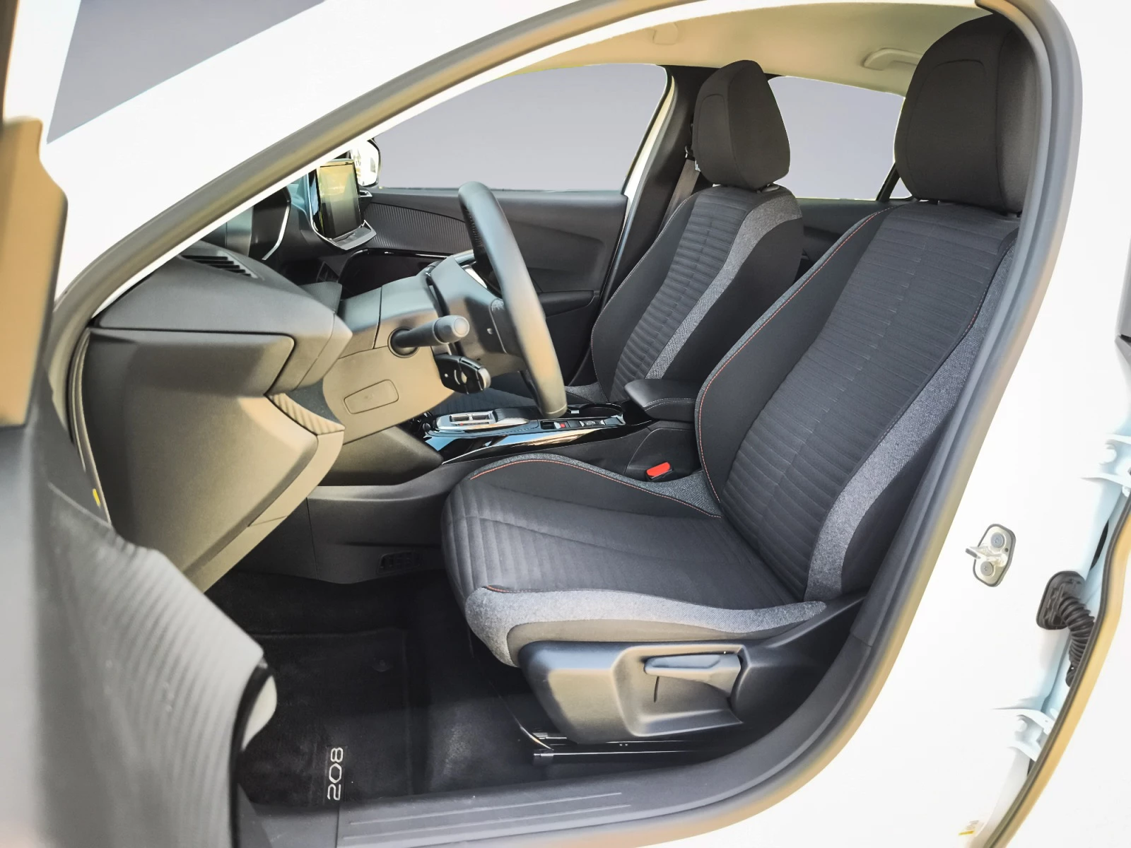 Hoofdafbeelding Peugeot e-208