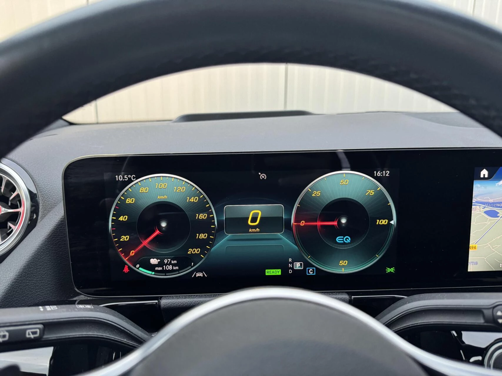 Hoofdafbeelding Mercedes-Benz EQA