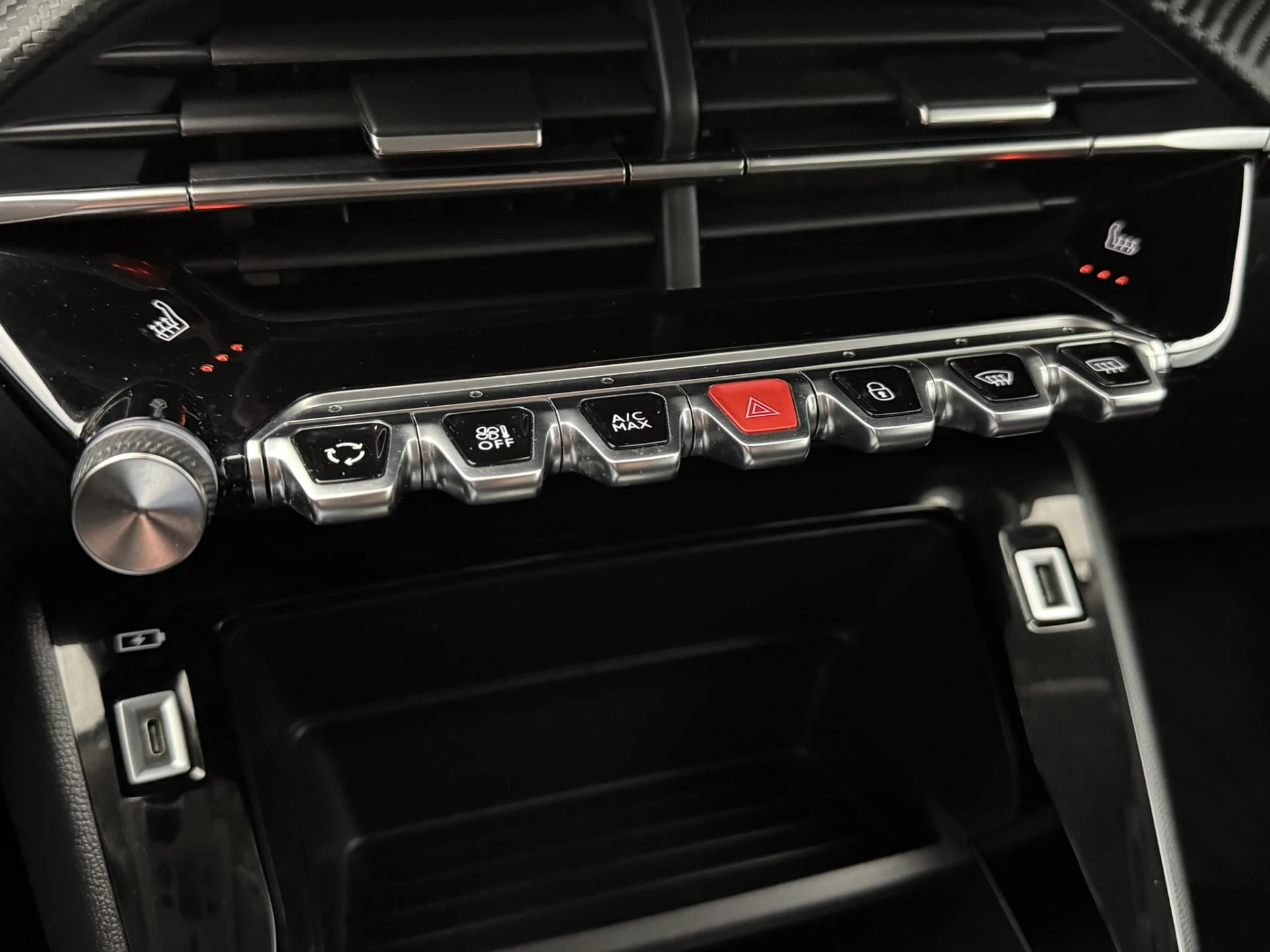 Hoofdafbeelding Peugeot e-2008