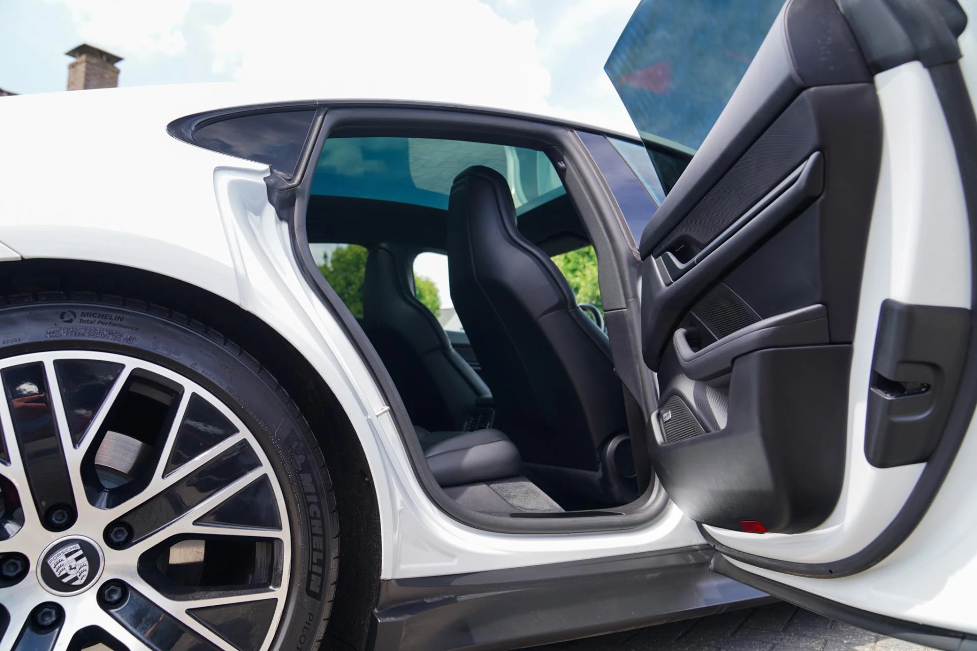 Hoofdafbeelding Porsche Taycan