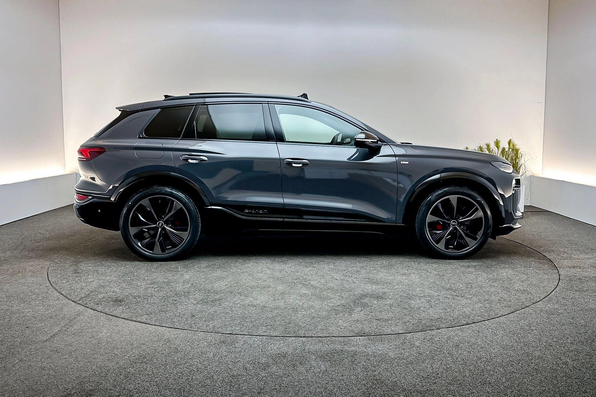 Hoofdafbeelding Audi Q6 e-tron