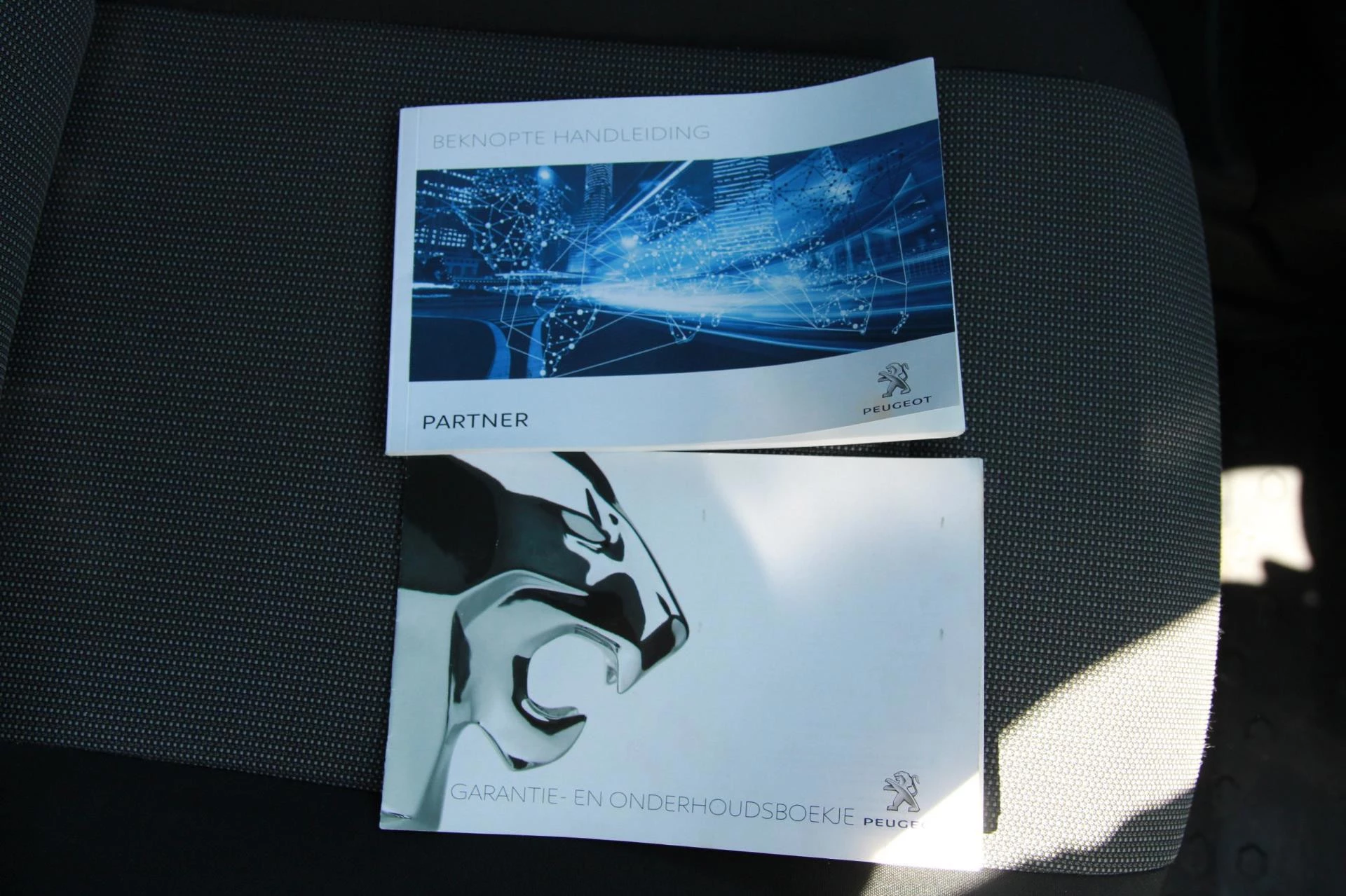 Hoofdafbeelding Peugeot Partner