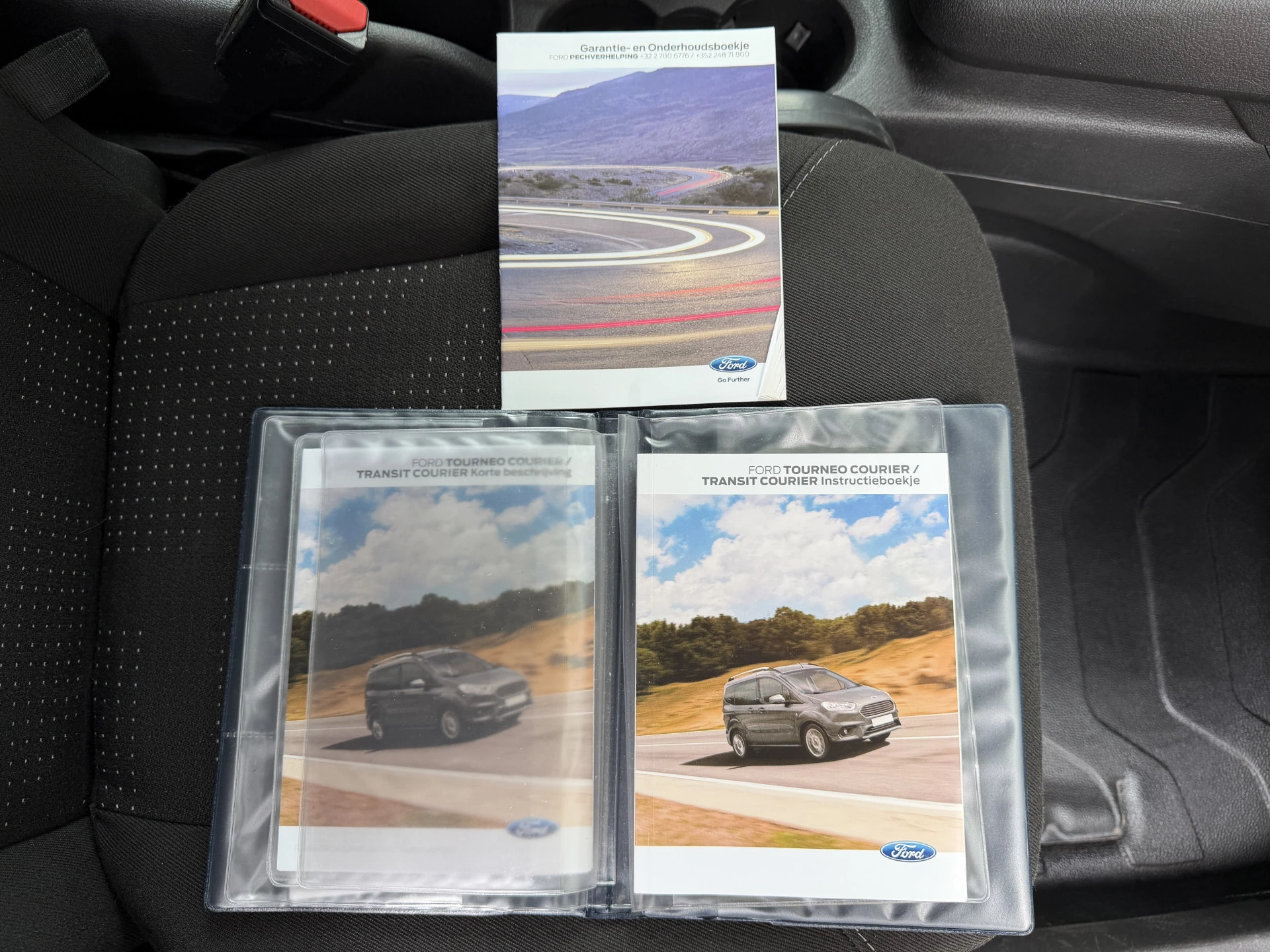 Hoofdafbeelding Ford Transit Courier