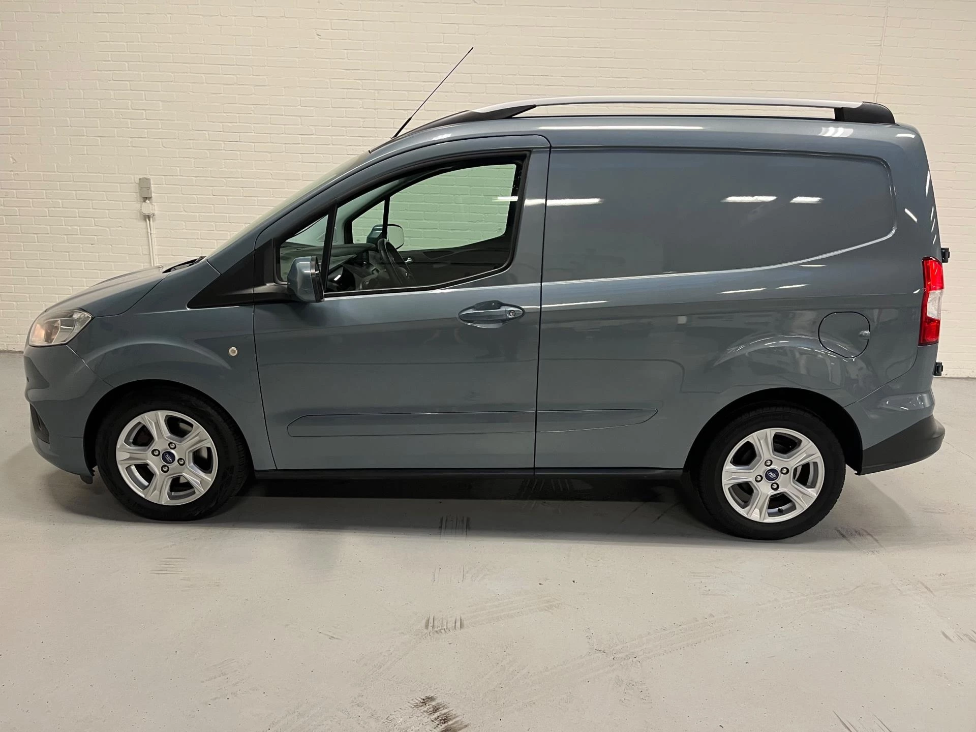 Hoofdafbeelding Ford Transit Courier
