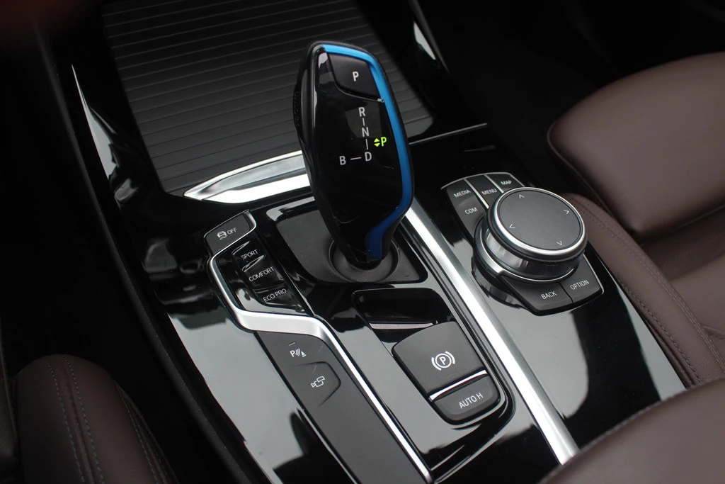 Hoofdafbeelding BMW iX3