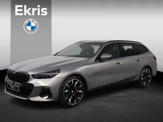 Hoofdafbeelding BMW 5 Serie BMW 5 Serie Touring 550e xDrive | M Sportpakket Pro | Innovation Pack | Travel Pack | Comfort Pack | Panoramadak