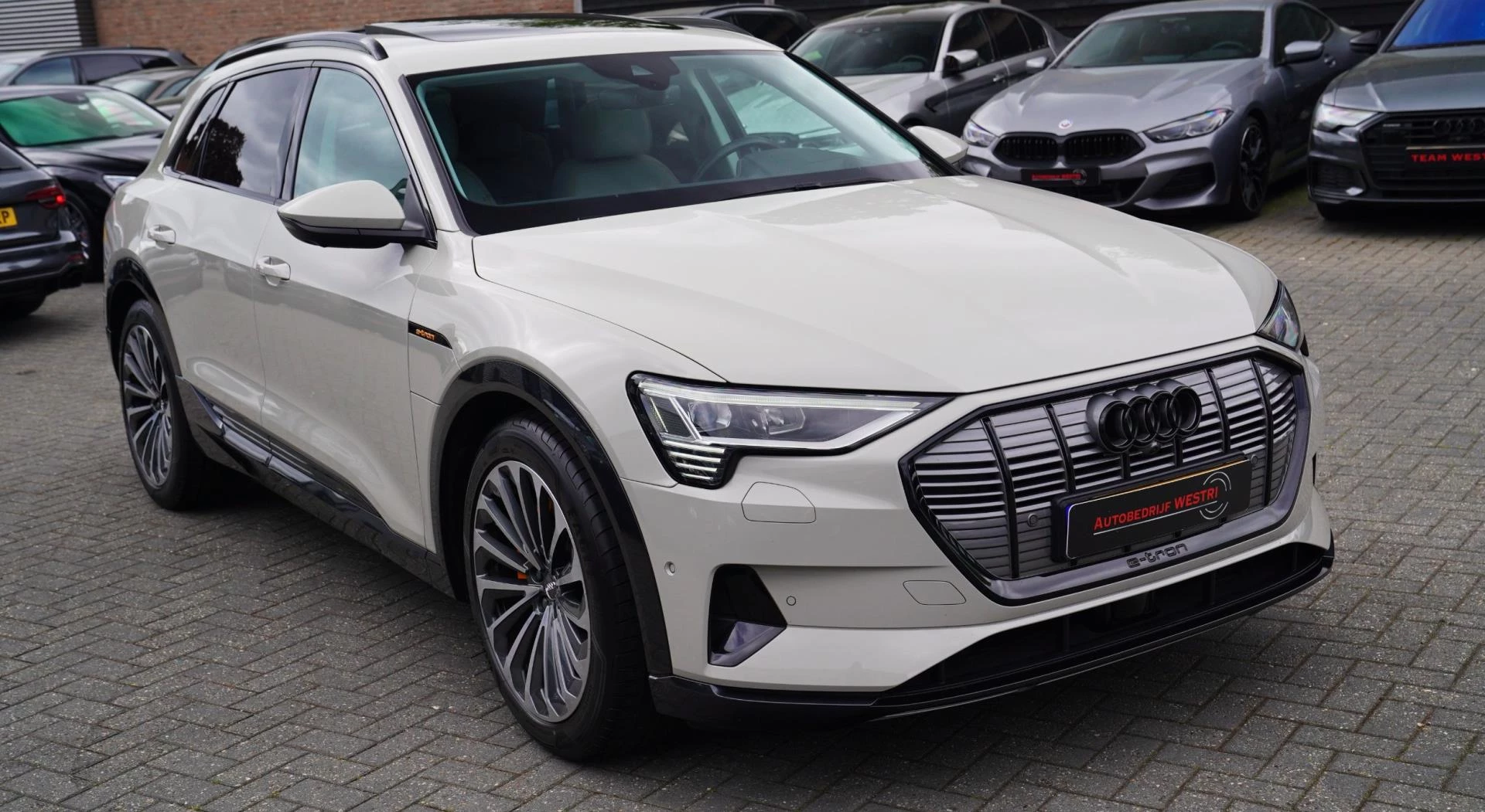 Hoofdafbeelding Audi e-tron