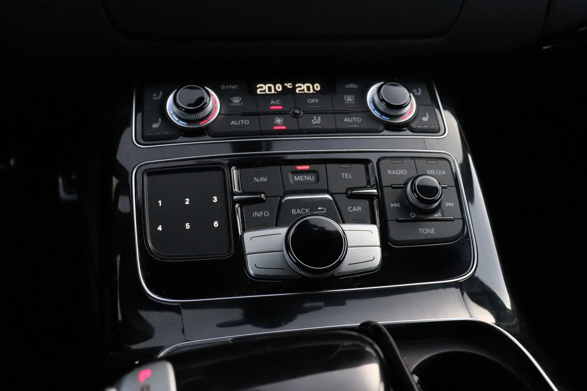 Hoofdafbeelding Audi A8