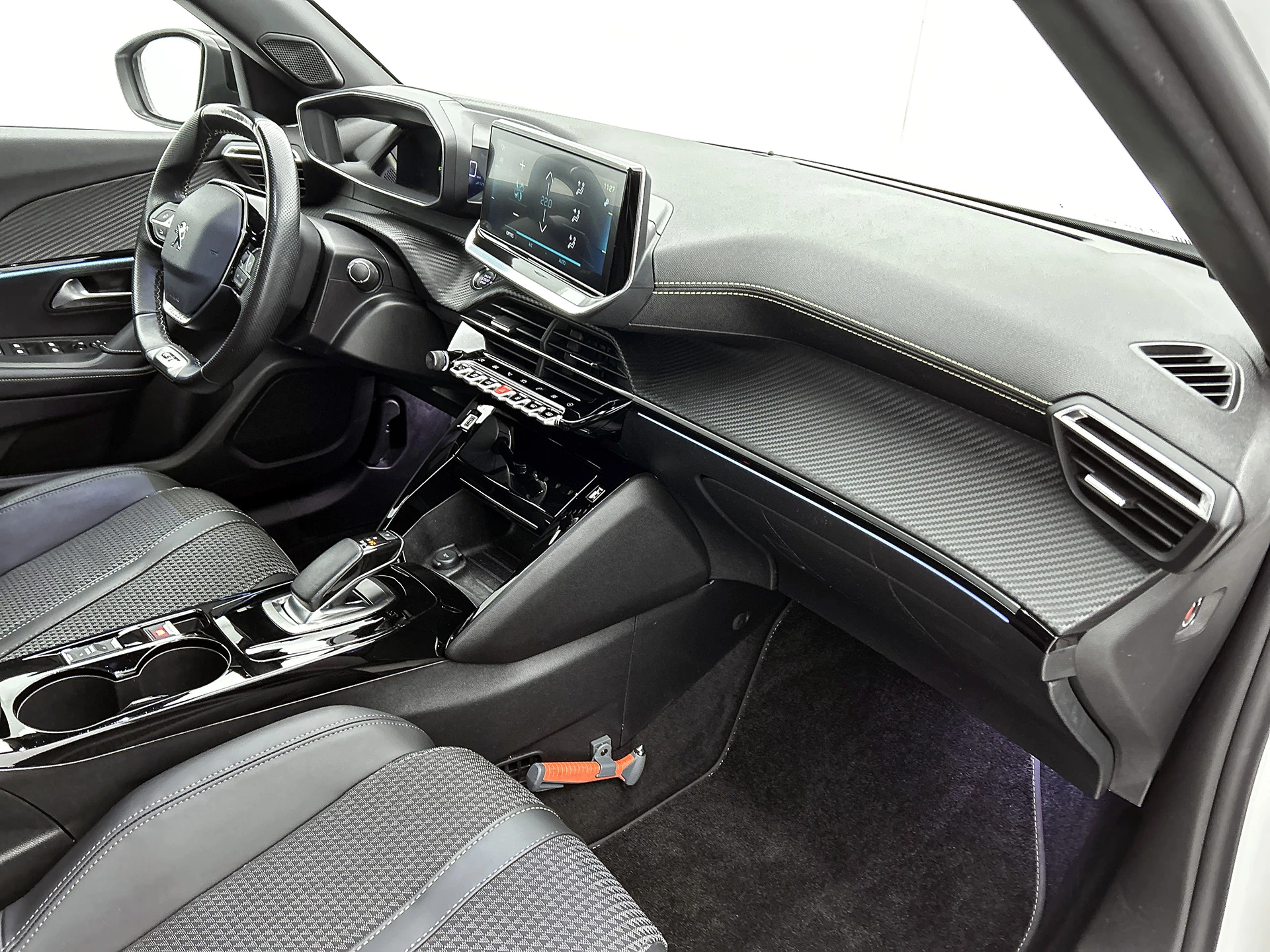 Hoofdafbeelding Peugeot e-2008