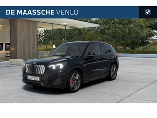 BMW iX1 eDrive20 M Sport / Panoramadak / Trekhaak / Sportstoelen / Achteruitrijcamera / M Adaptief onderstel / Adaptieve LED / Comfort Access