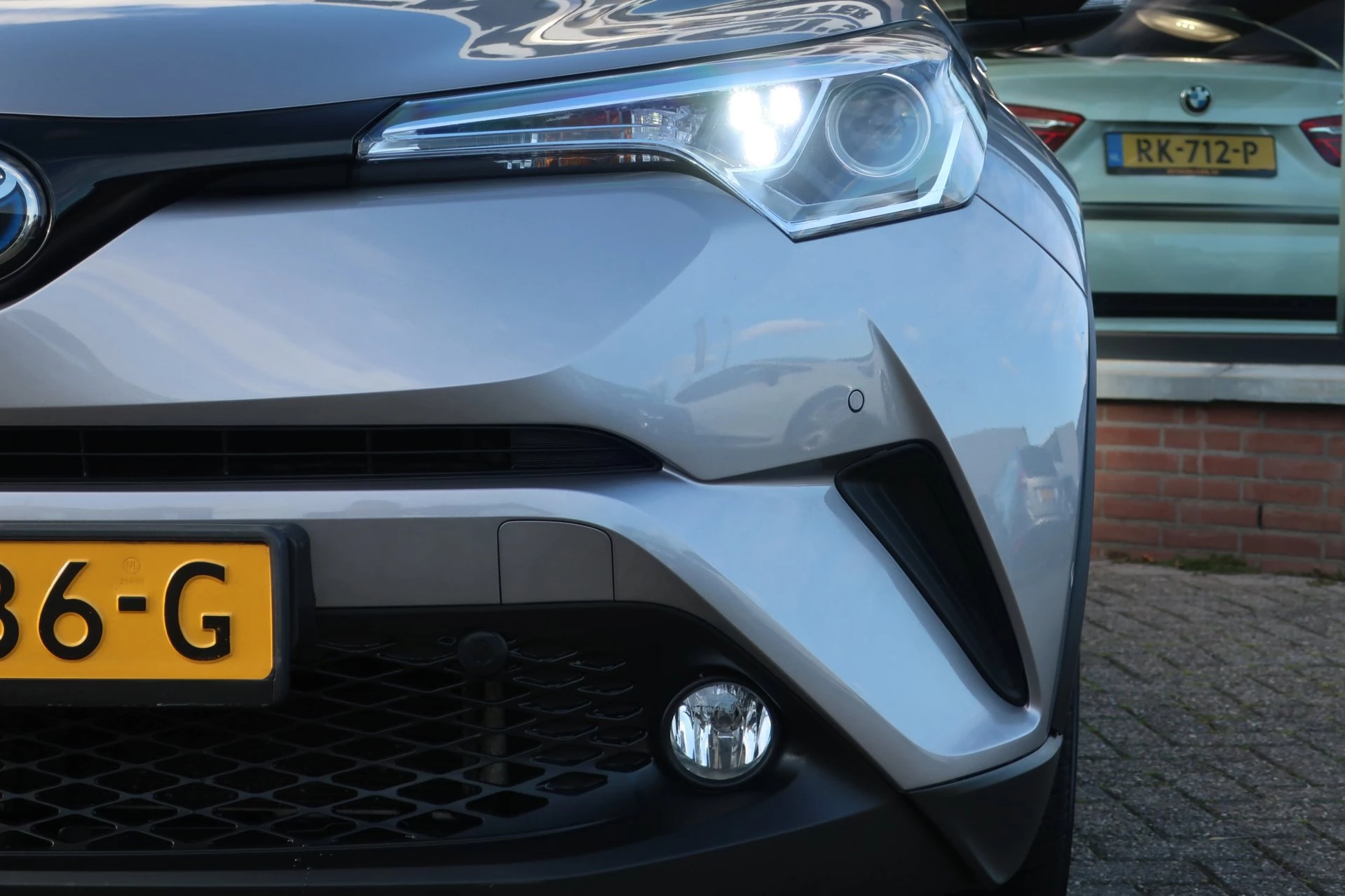 Hoofdafbeelding Toyota C-HR
