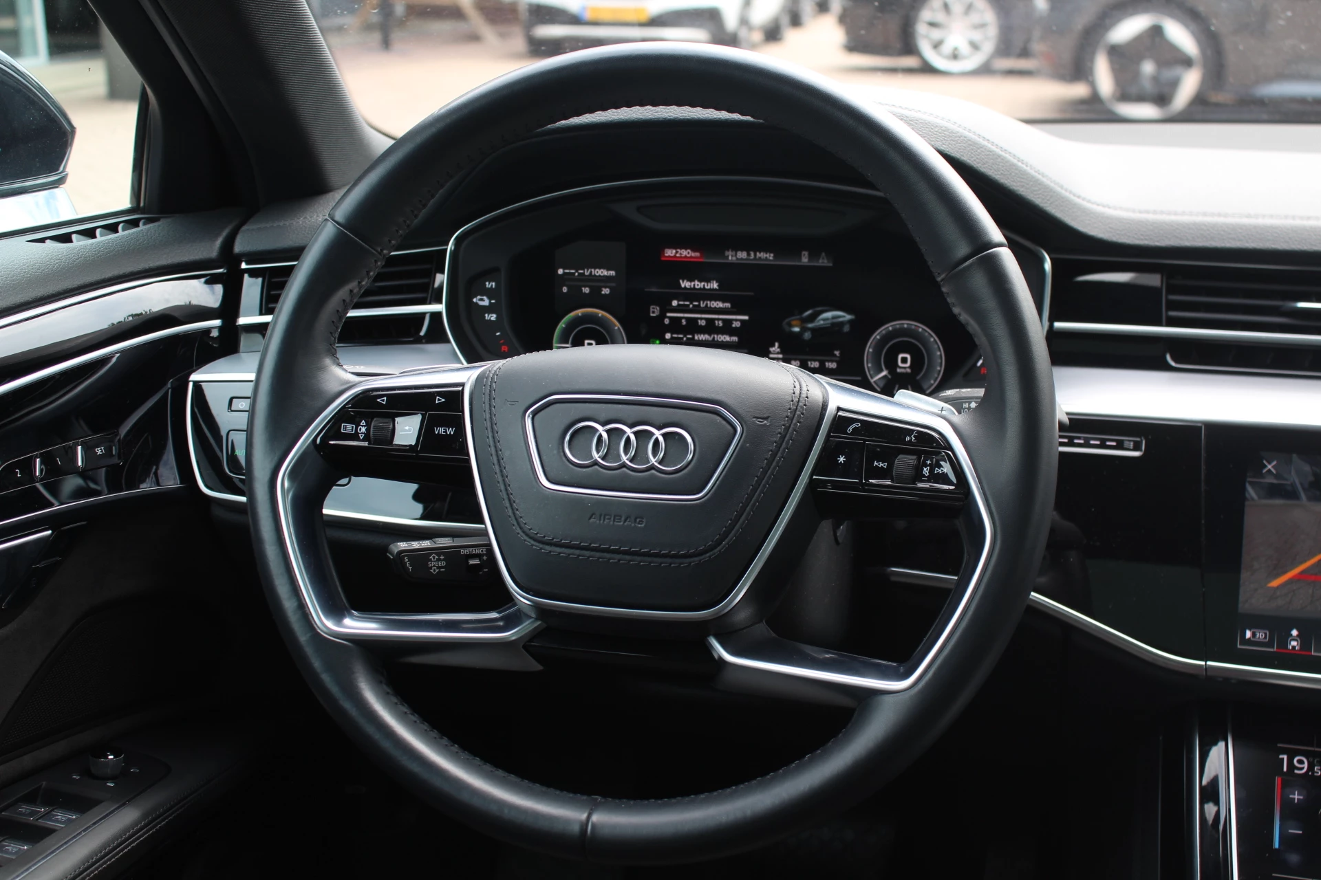 Hoofdafbeelding Audi A8