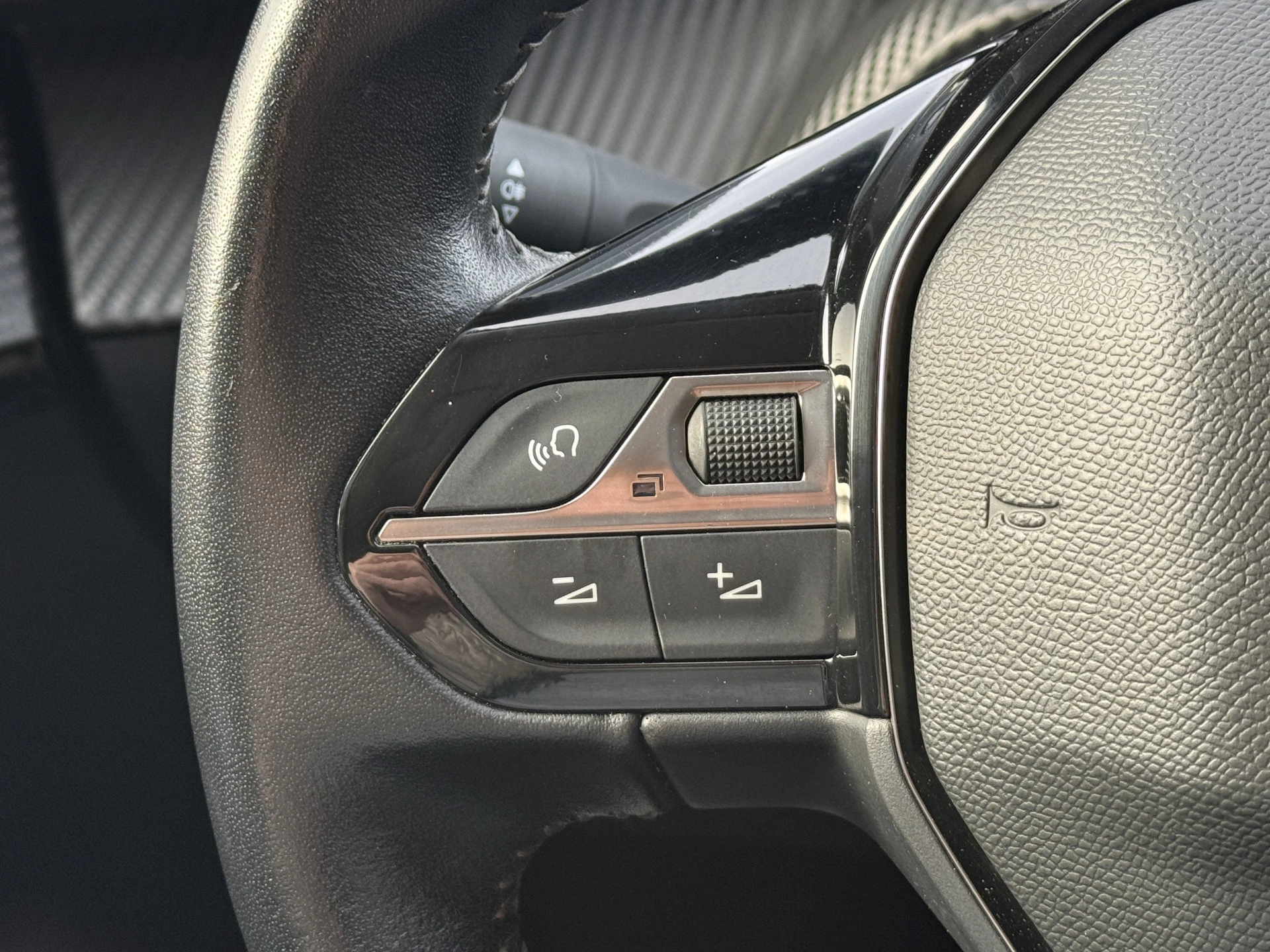 Hoofdafbeelding Peugeot e-208