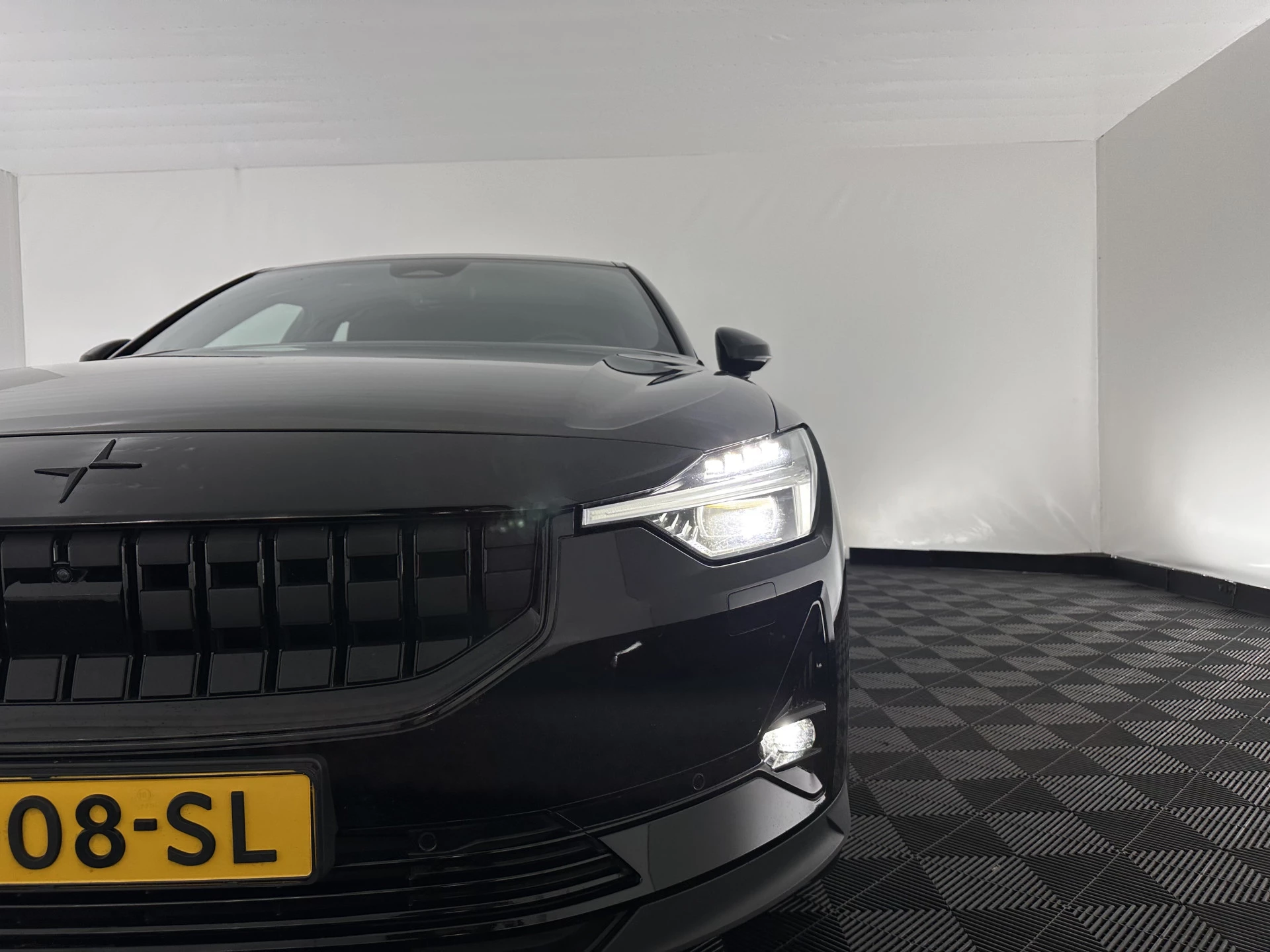 Hoofdafbeelding Polestar 2