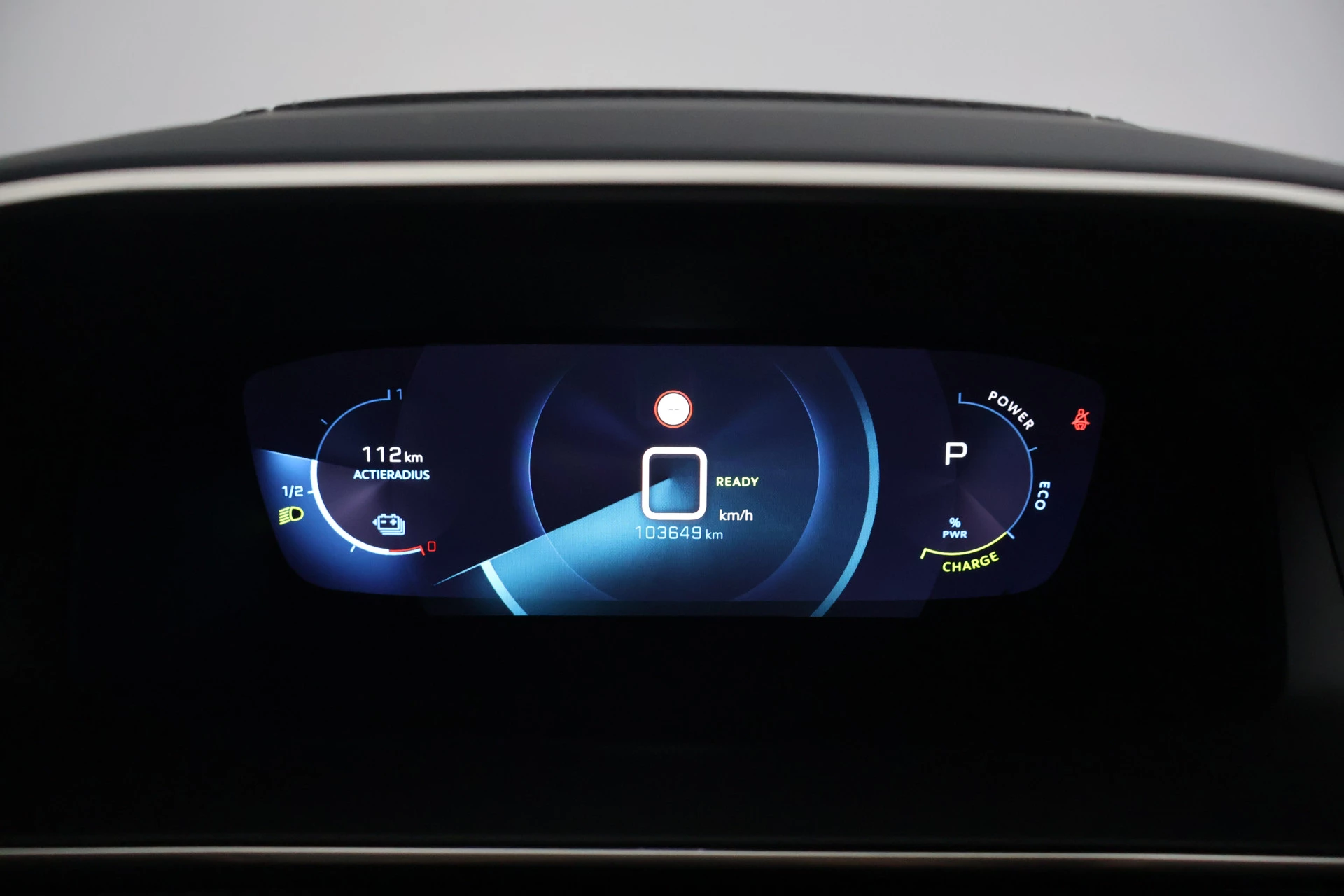 Hoofdafbeelding Peugeot e-2008