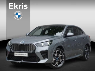 BMW iX2 eDrive20 M Sportpakket Pro | Comfort Pack | Glazen panoramadak | Parking Assistant Plus | Harman-Kardon sound system