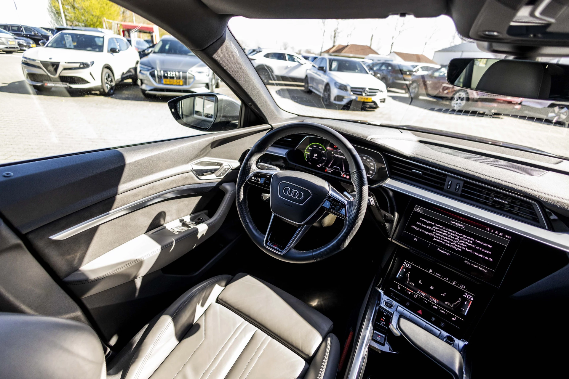 Hoofdafbeelding Audi e-tron