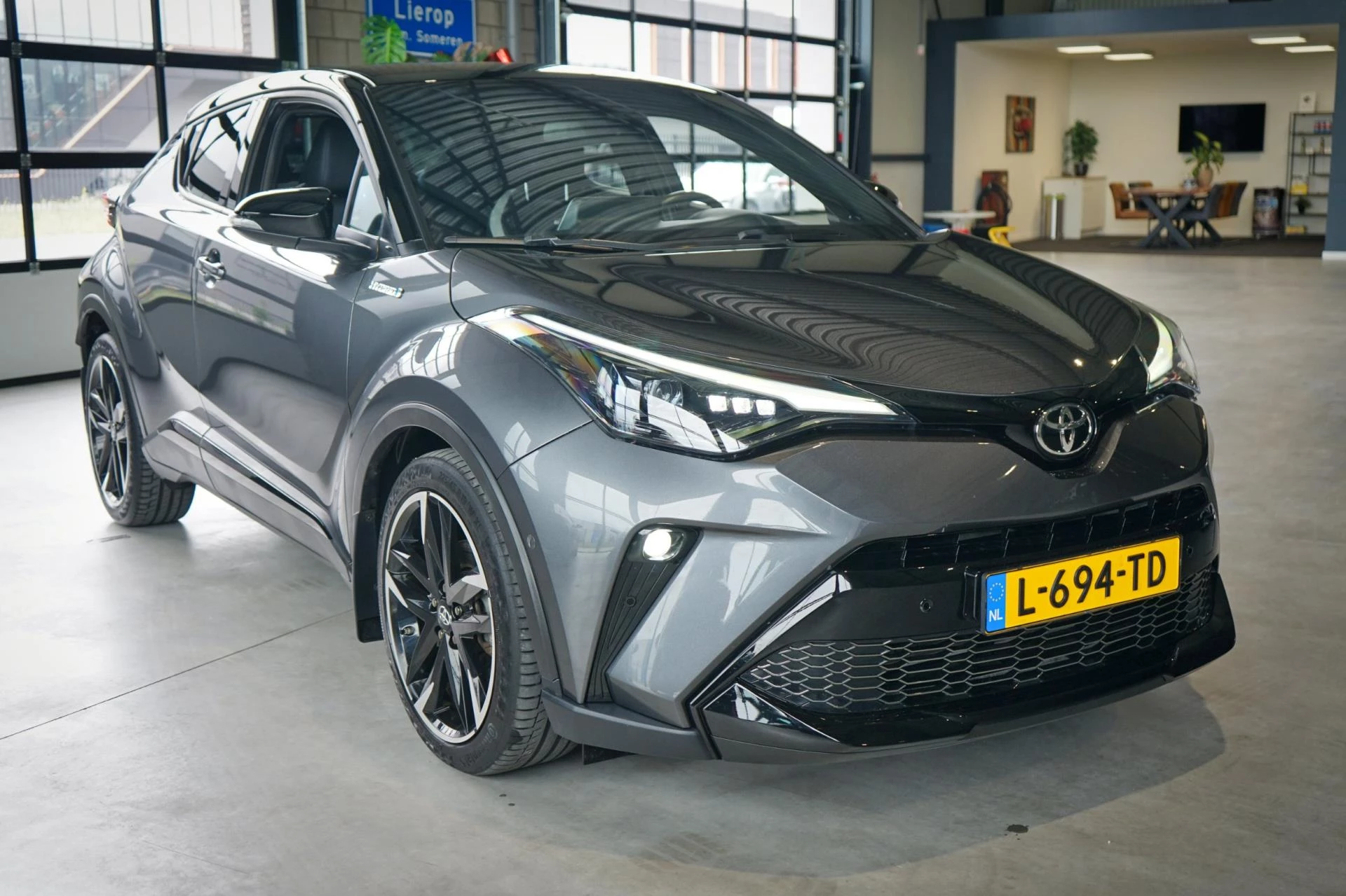 Hoofdafbeelding Toyota C-HR