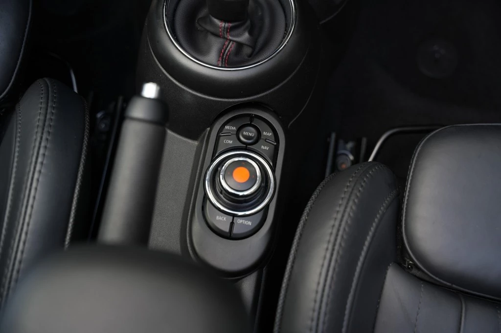 Hoofdafbeelding MINI Cabrio