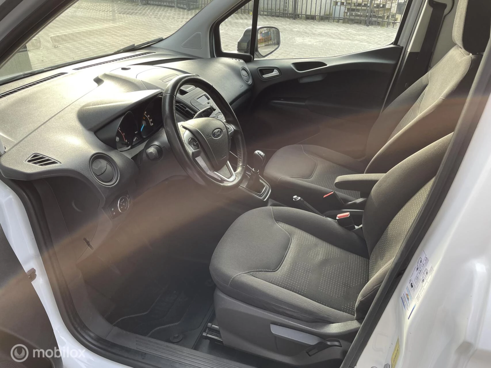 Hoofdafbeelding Ford Transit Courier