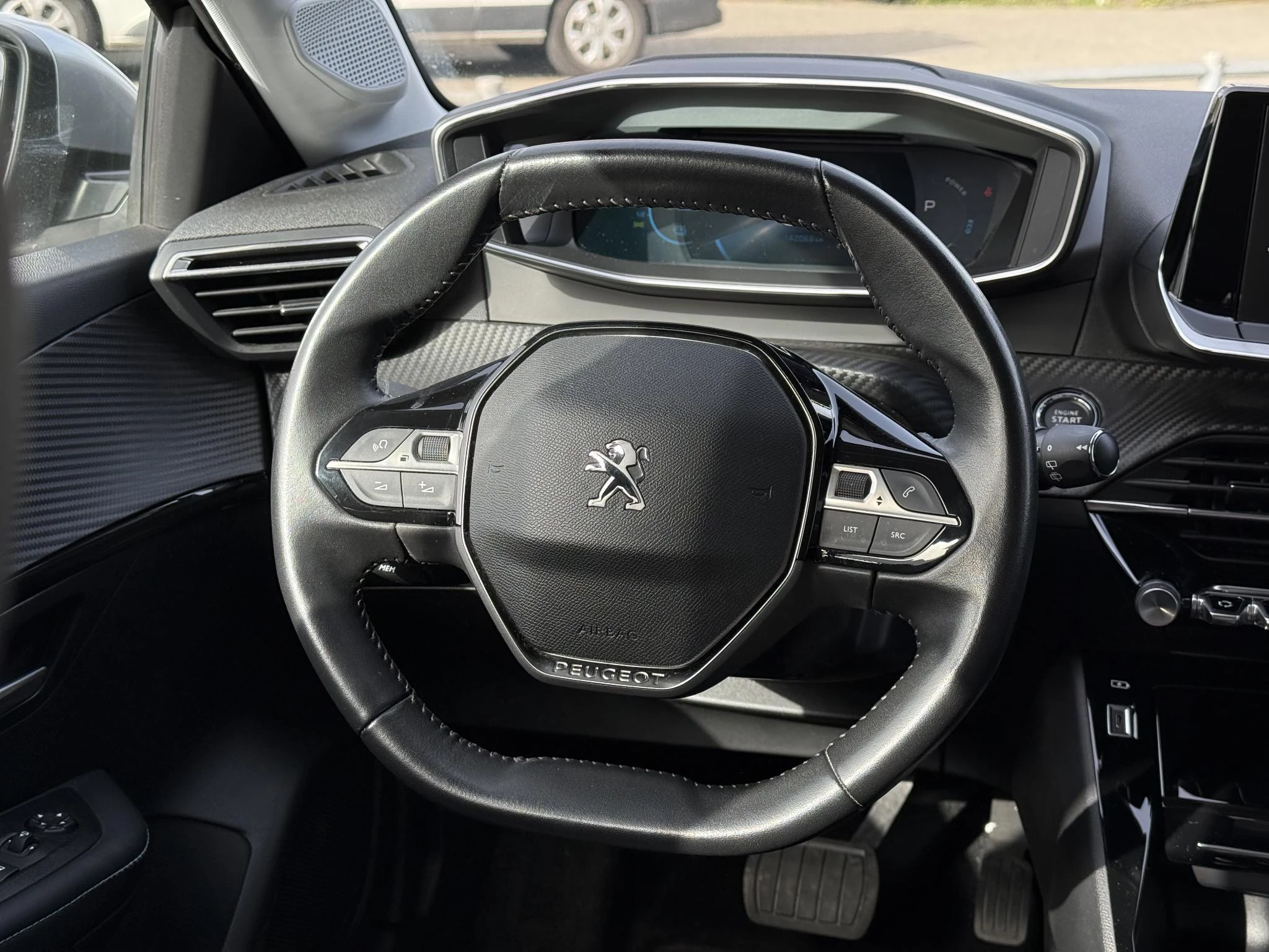 Hoofdafbeelding Peugeot e-208