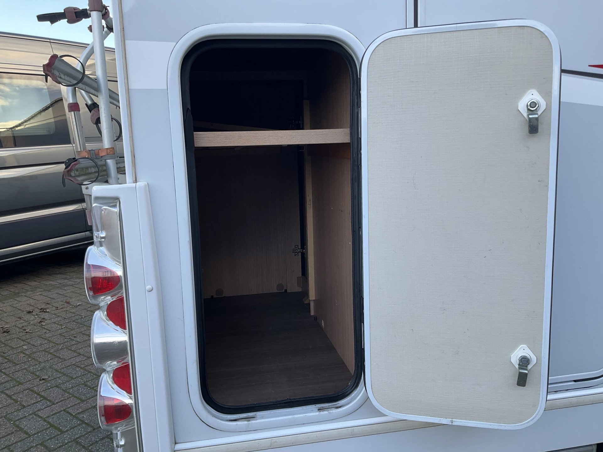 Hoofdafbeelding Carado T 59 2.3 131pk Airco Cruise Trekhaak Fietsendrager 2-Persoons Sunlight Carado