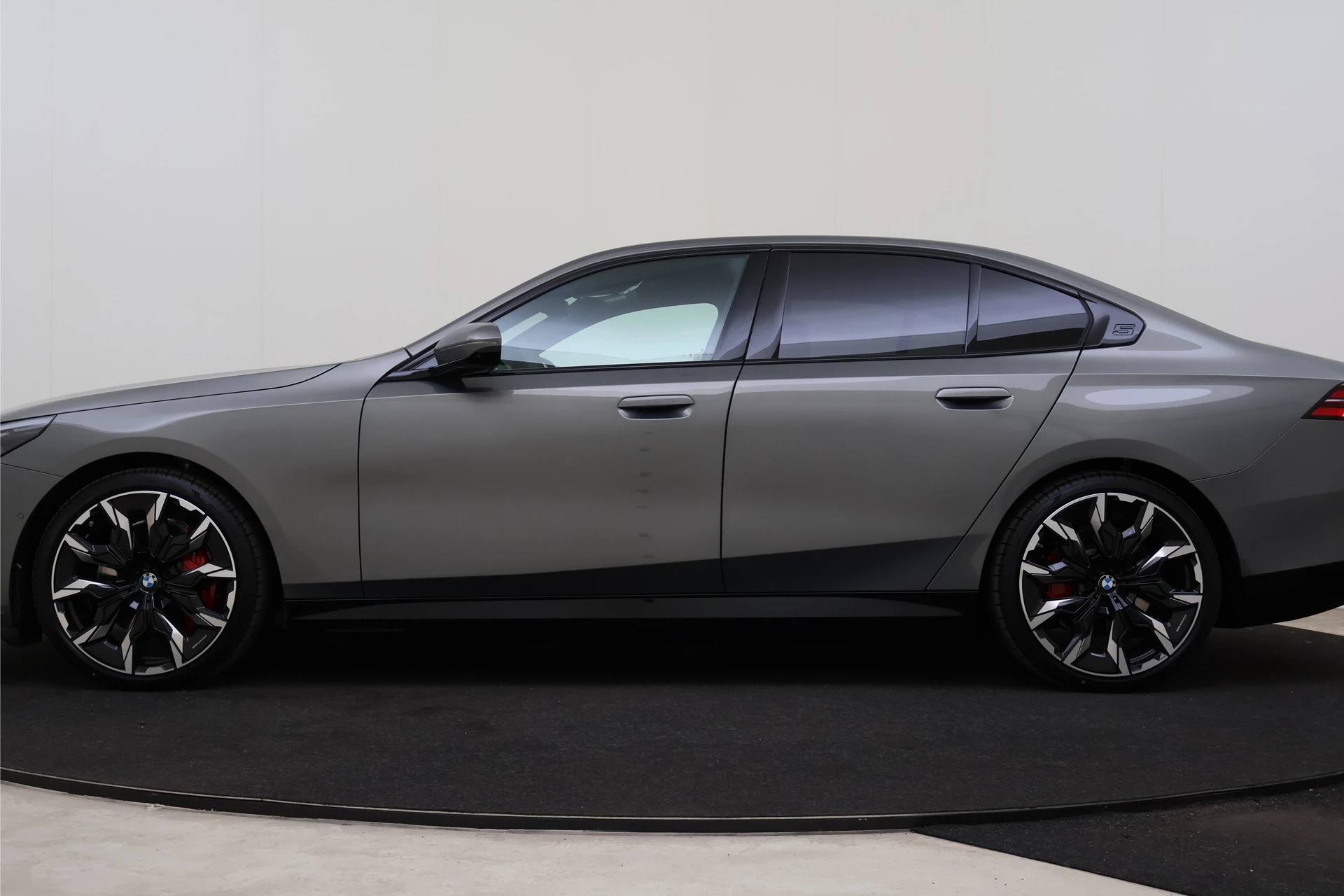 Hoofdafbeelding BMW i5