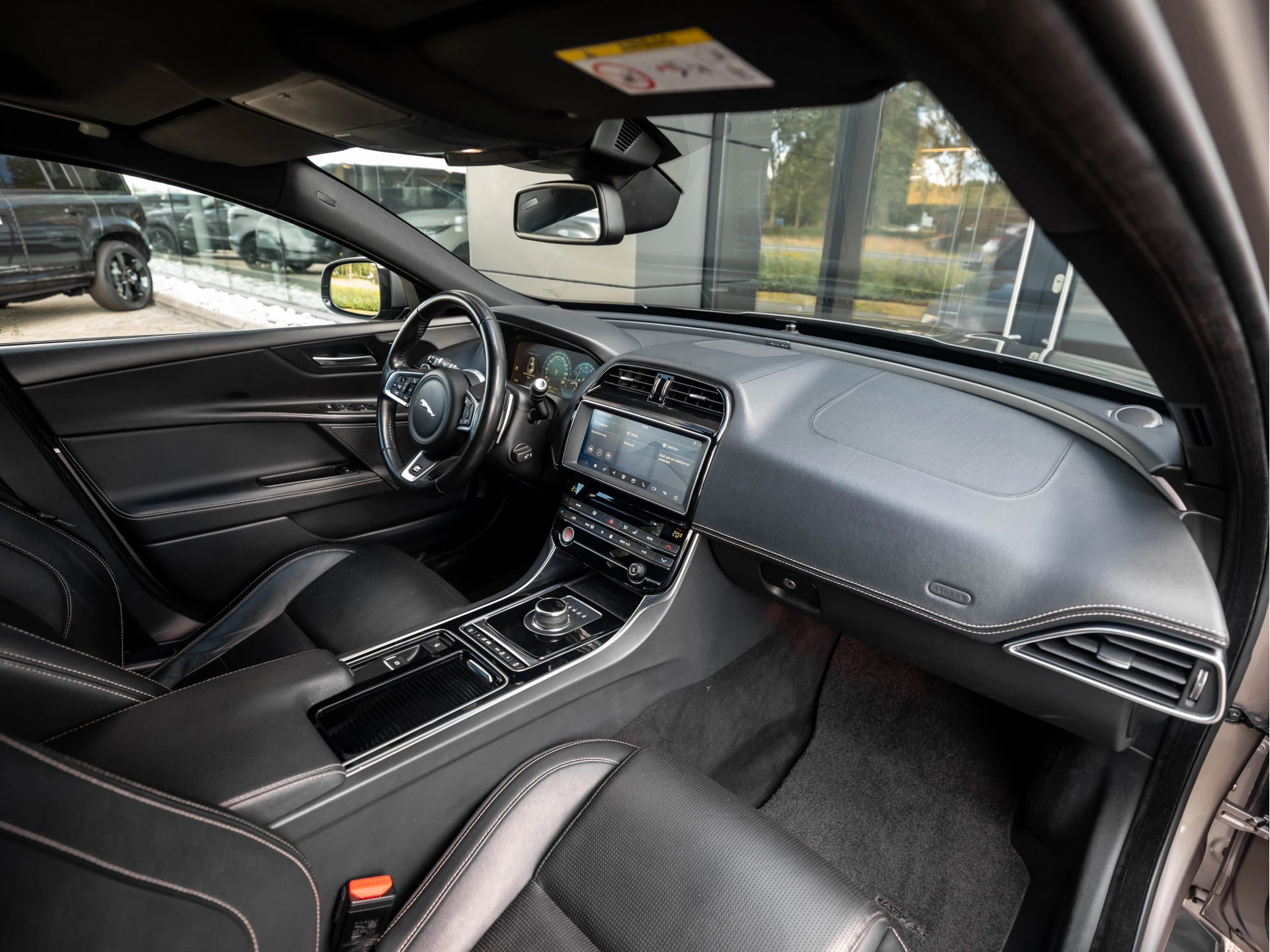 Hoofdafbeelding Jaguar XE