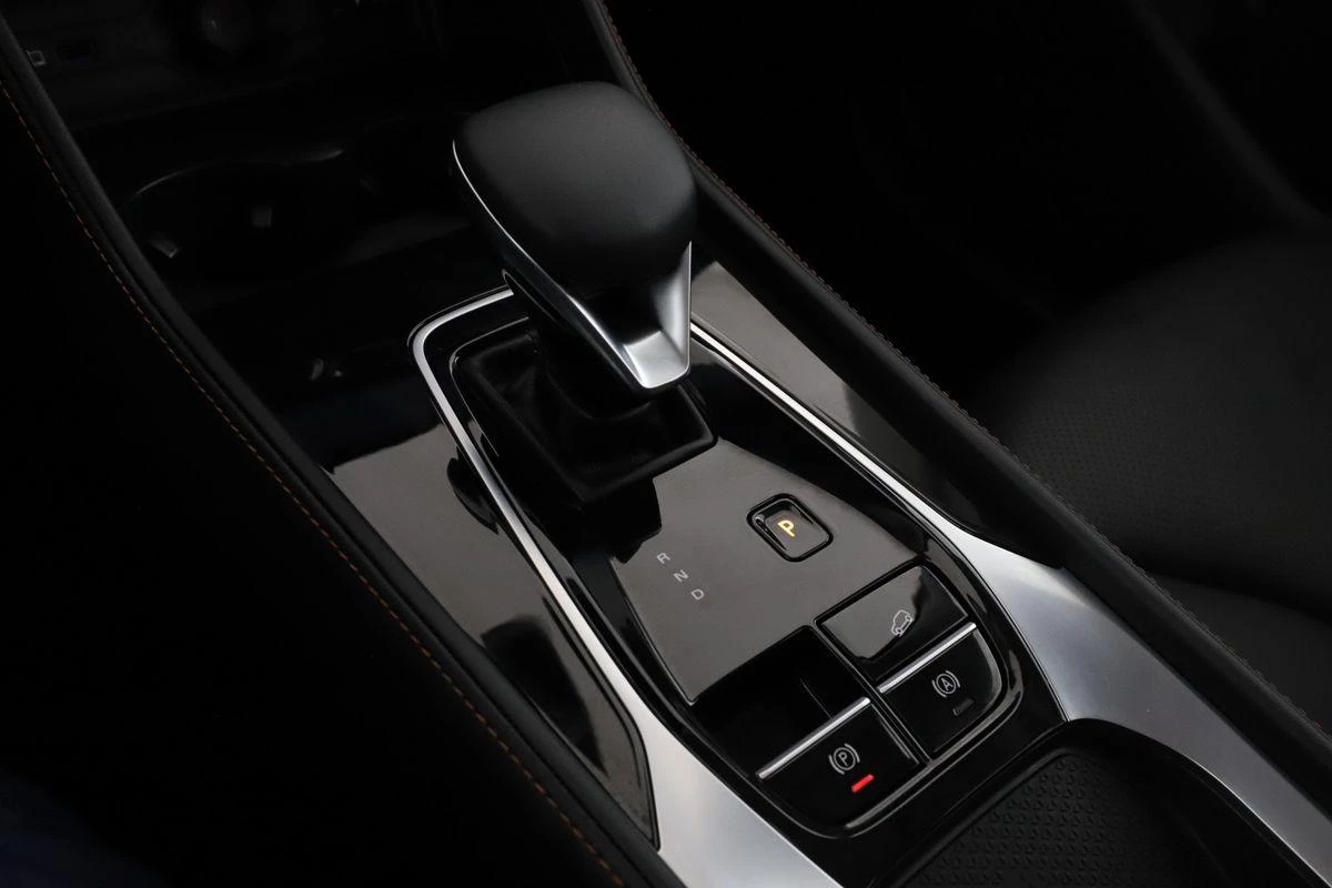 Hoofdafbeelding MG HS