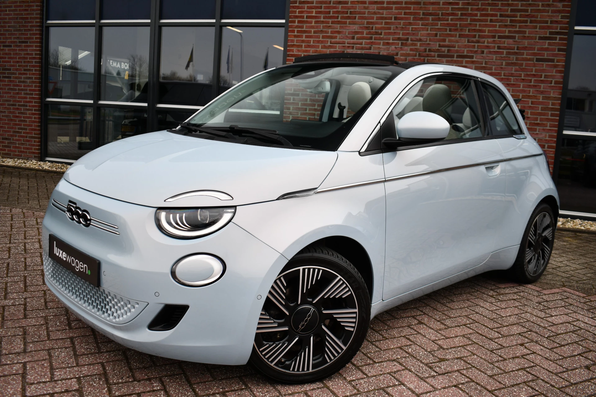 Hoofdafbeelding Fiat 500C