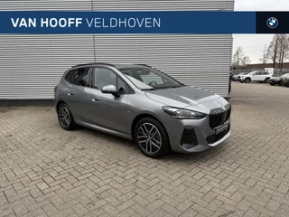 BMW 2 Serie Active Tourer 230e xDrive High Executive M Sport Automaat / Panoramadak / Trekhaak / Sportstoelen / M Adaptief onderstel / Comfort Access / Adaptieve LED / Parking Assistant Plus / Head-Up