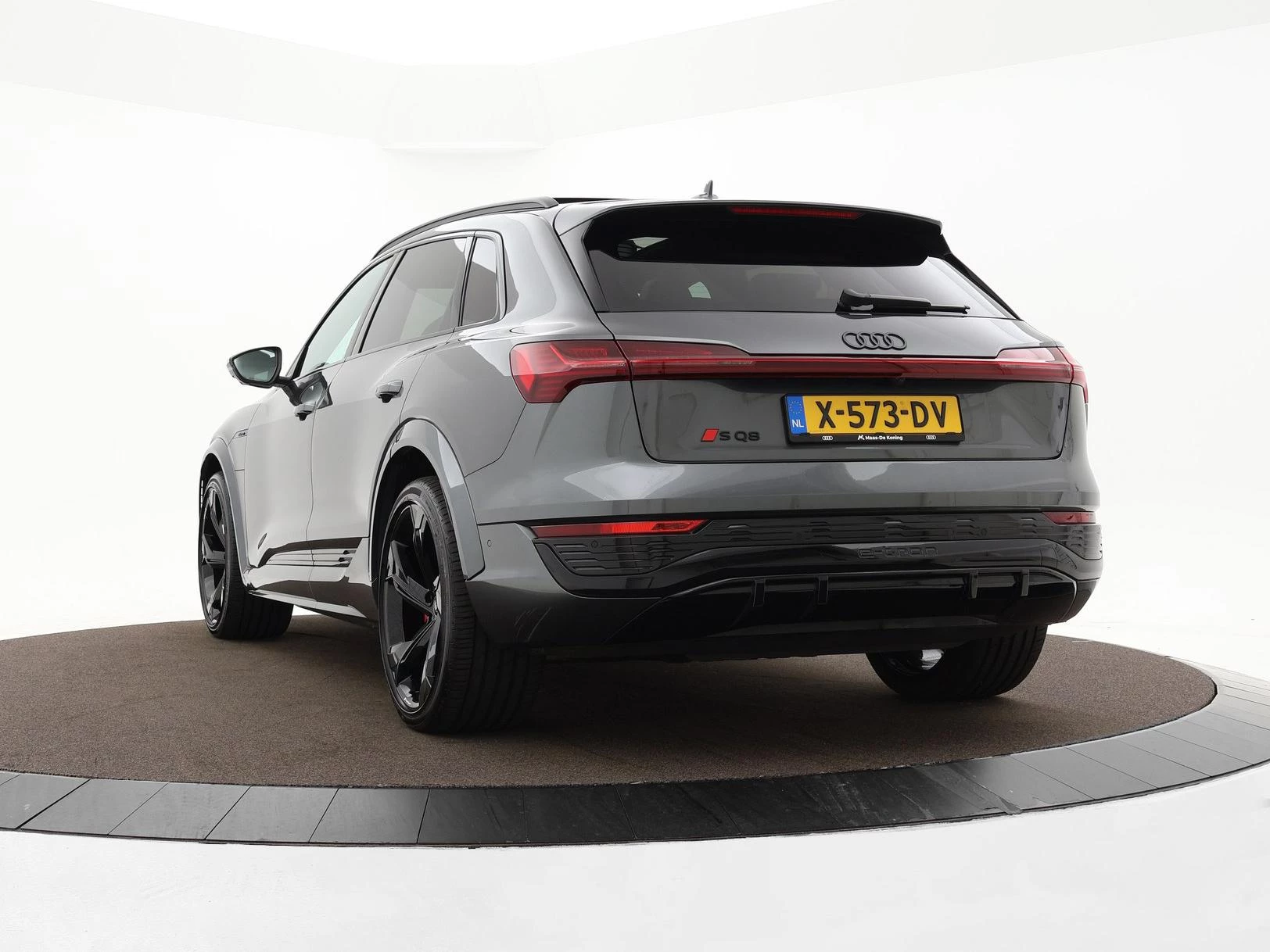 Hoofdafbeelding Audi Q8 e-tron