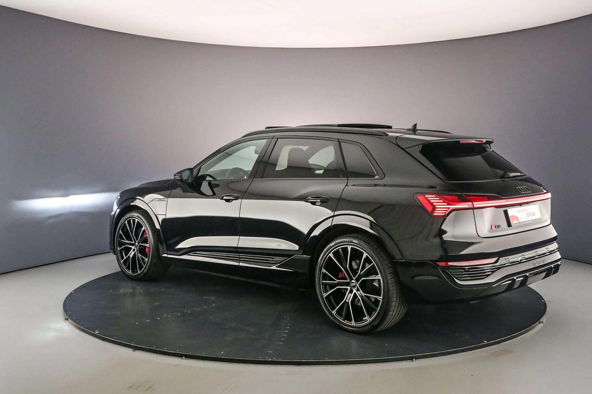 Hoofdafbeelding Audi Q8 e-tron