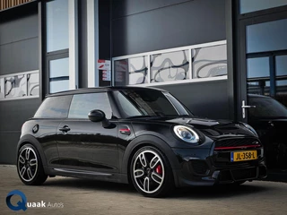 Mini Cooper S 2.0 John Cooper Works 232PK | KUIPSTOELEN | UNION JACK | ZWART OP ZWART | LIEFHEBBERSAUTO