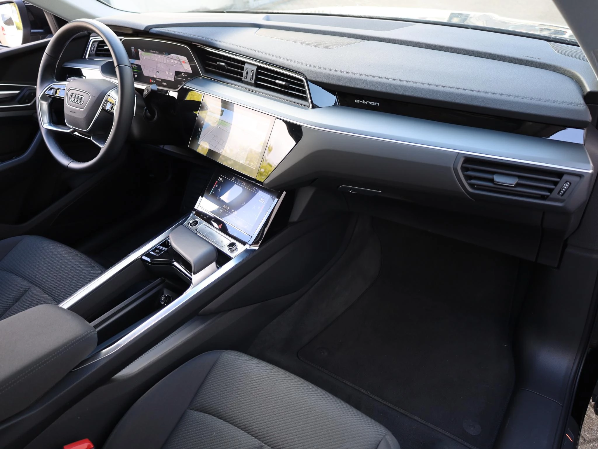 Hoofdafbeelding Audi e-tron