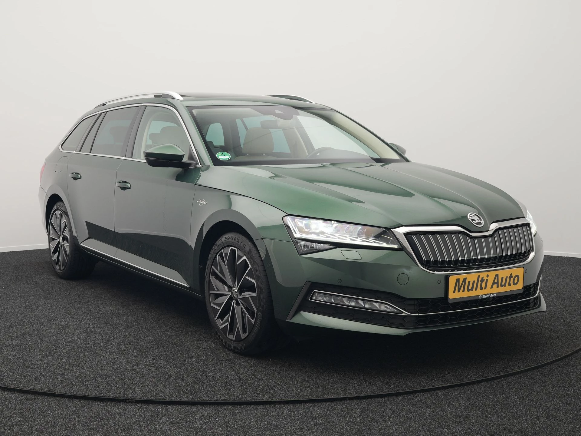 Hoofdafbeelding Škoda Superb