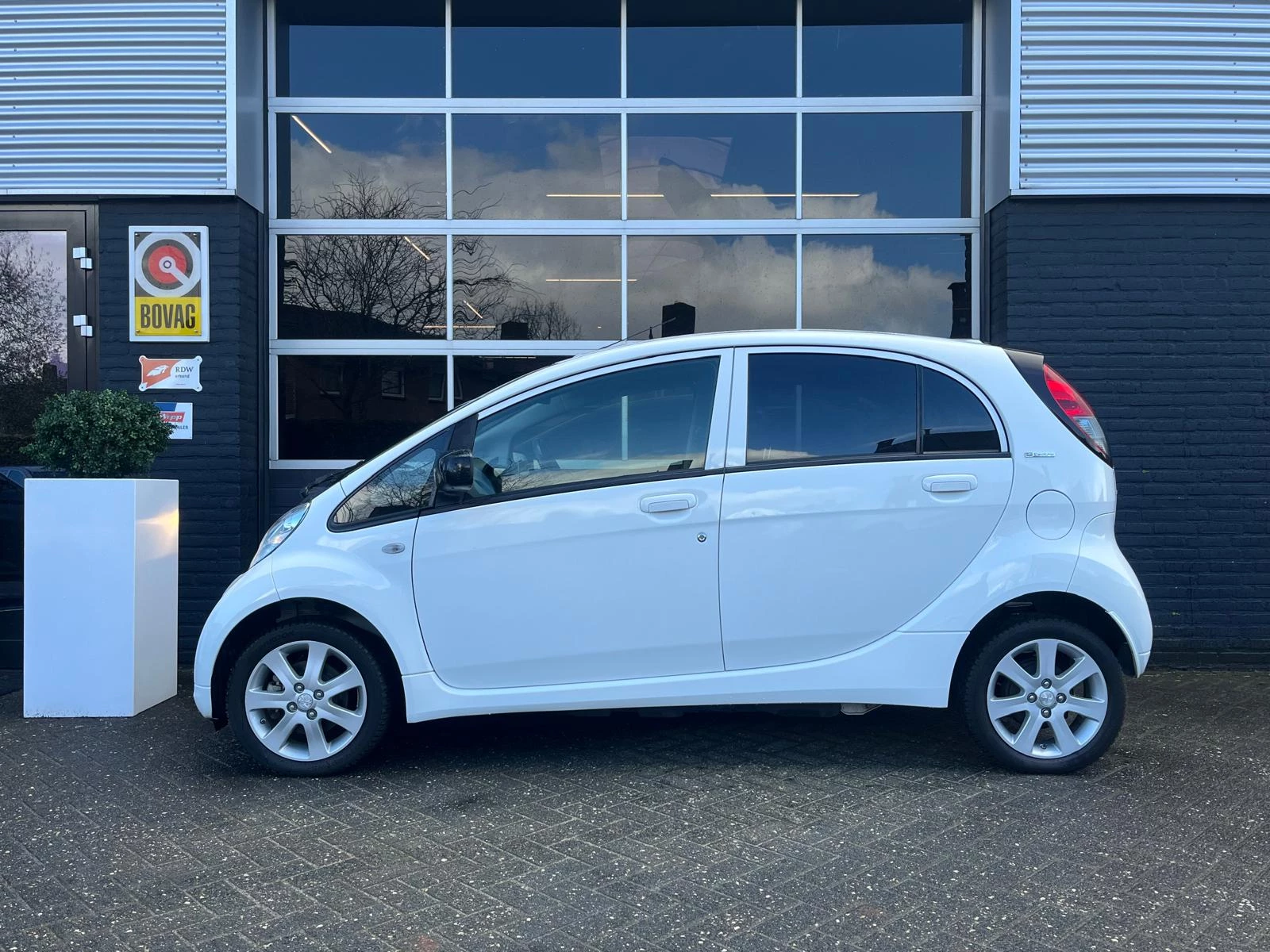 Hoofdafbeelding Peugeot iOn