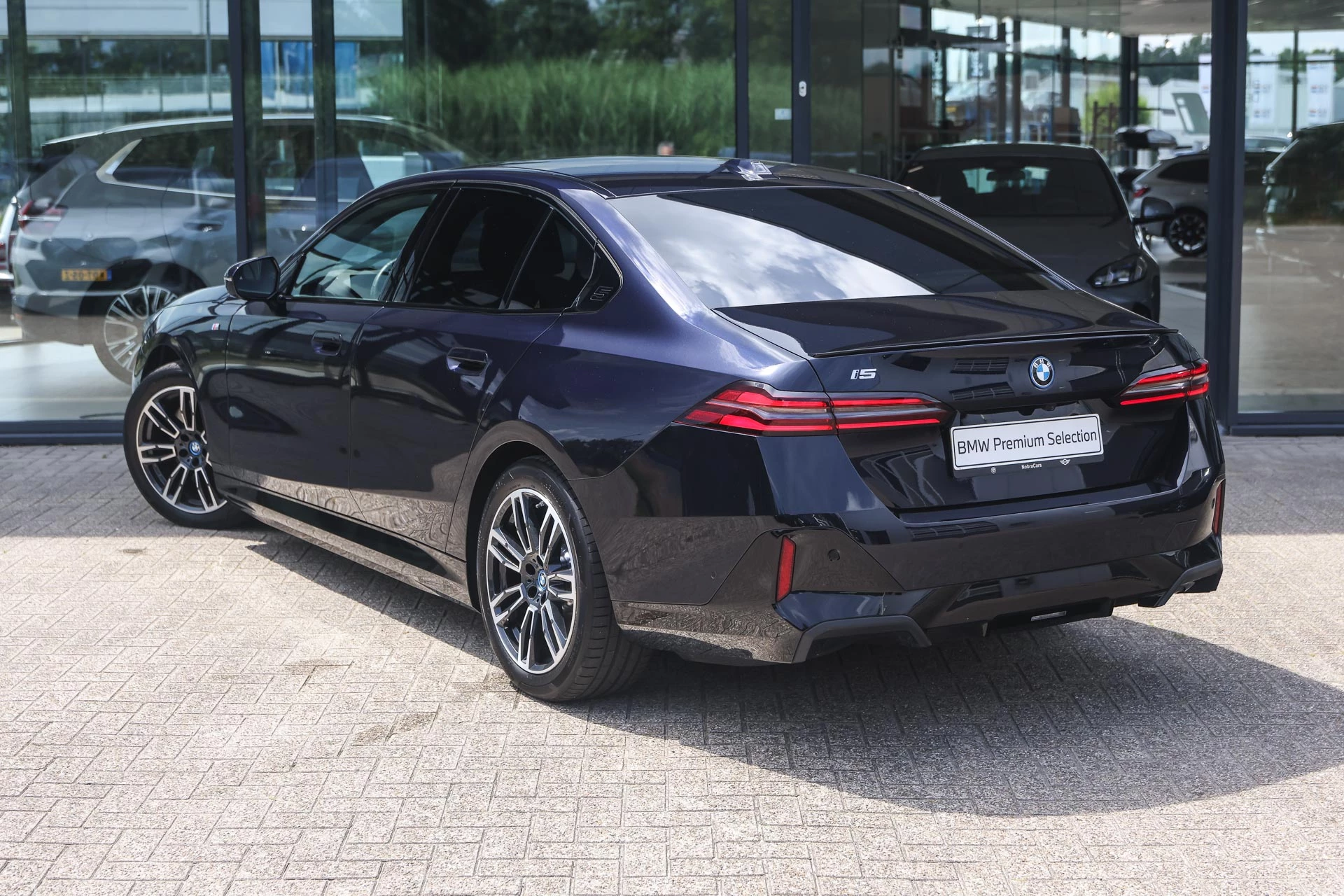 Hoofdafbeelding BMW i5